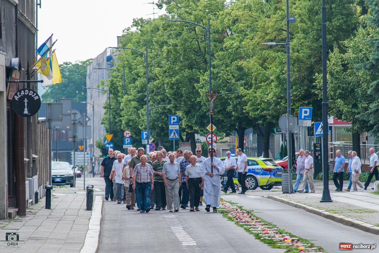 Zdjęcie w galerii na portalu naszraciborz.pl: Boże Ciało w parafii WNMP w Raciborzu – nowa trasa procesji i przypomnienie genezy święta wiadomości z regionu