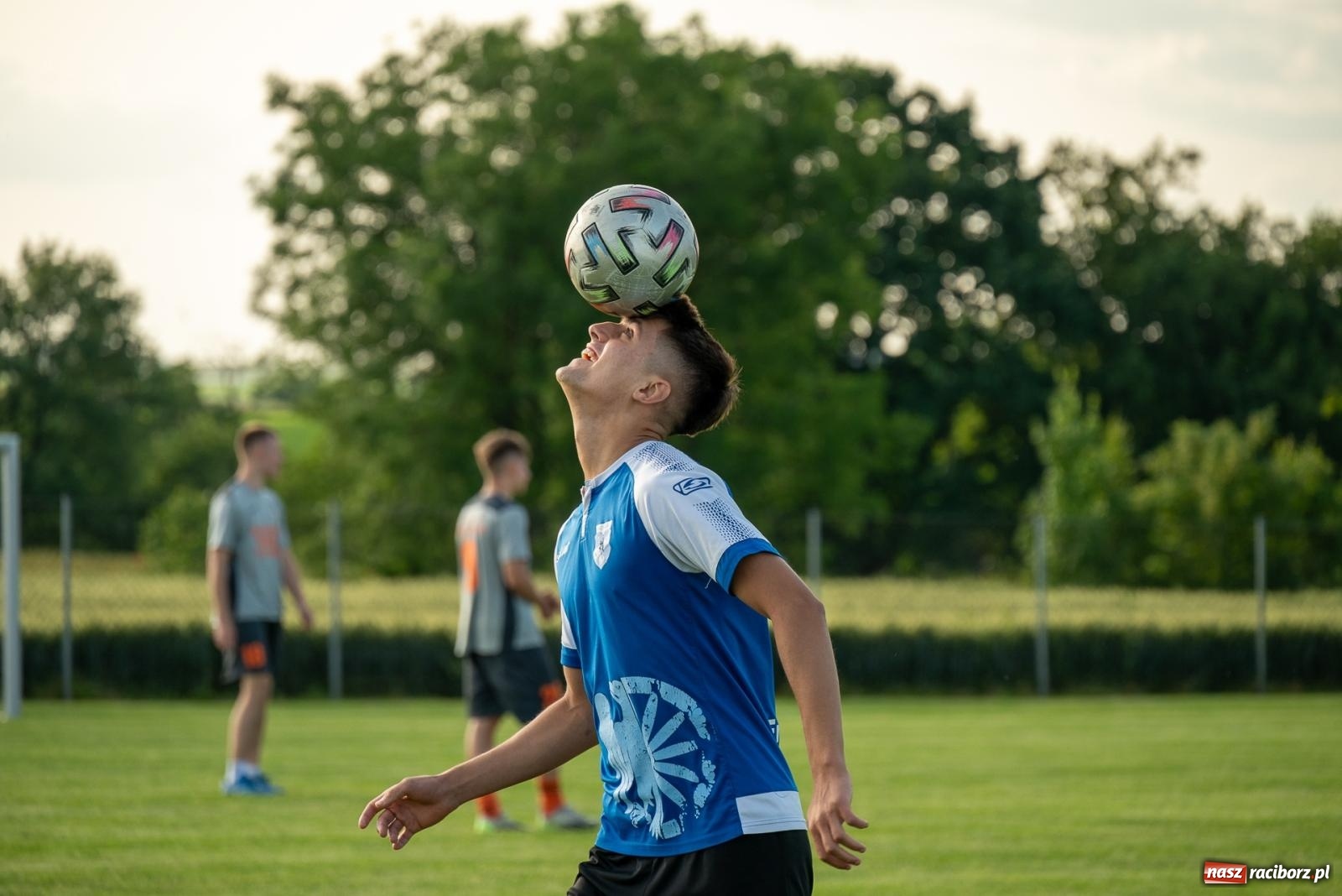 Zdjęcie w galerii na portalu naszraciborz.pl: Coroczny festyn sportowy w Borucinie - turniej szóstek piłkarskich [FOTO] wiadomości z regionu