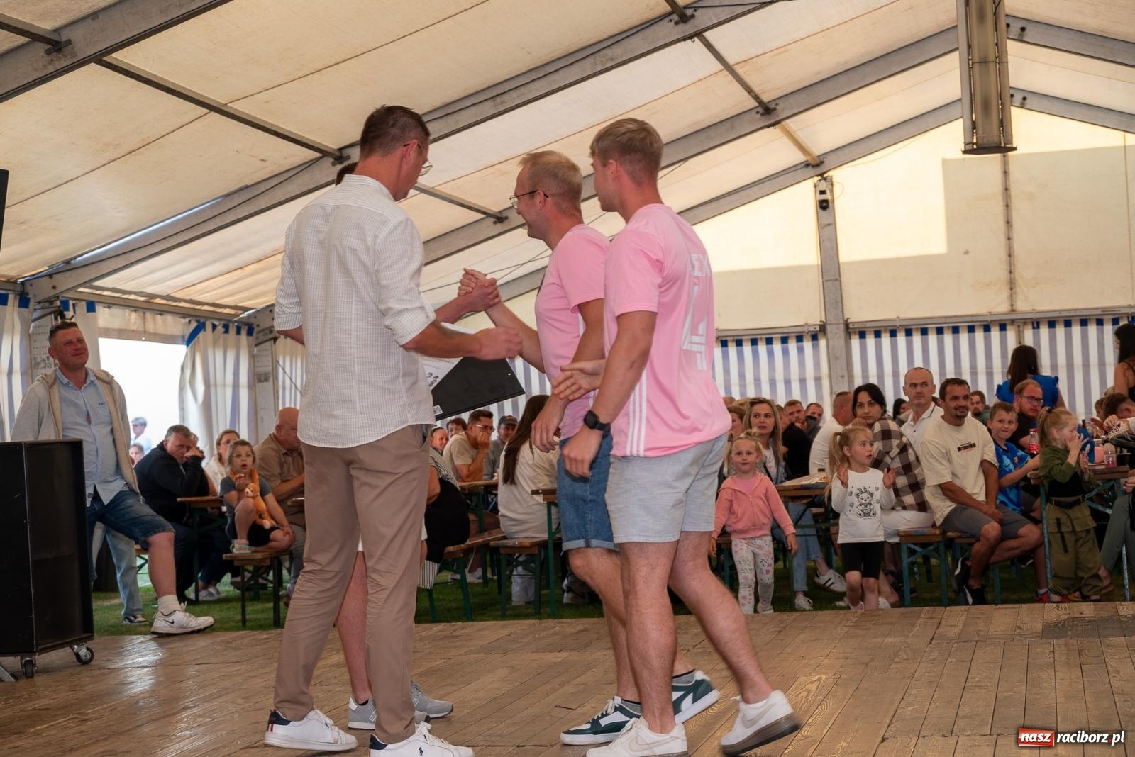 Zdjęcie w galerii na portalu naszraciborz.pl: Coroczny festyn sportowy w Borucinie - turniej szóstek piłkarskich [FOTO] wiadomości z regionu