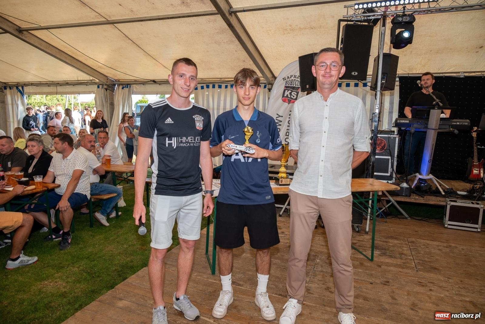 Zdjęcie w galerii na portalu naszraciborz.pl: Coroczny festyn sportowy w Borucinie - turniej szóstek piłkarskich [FOTO] wiadomości z regionu