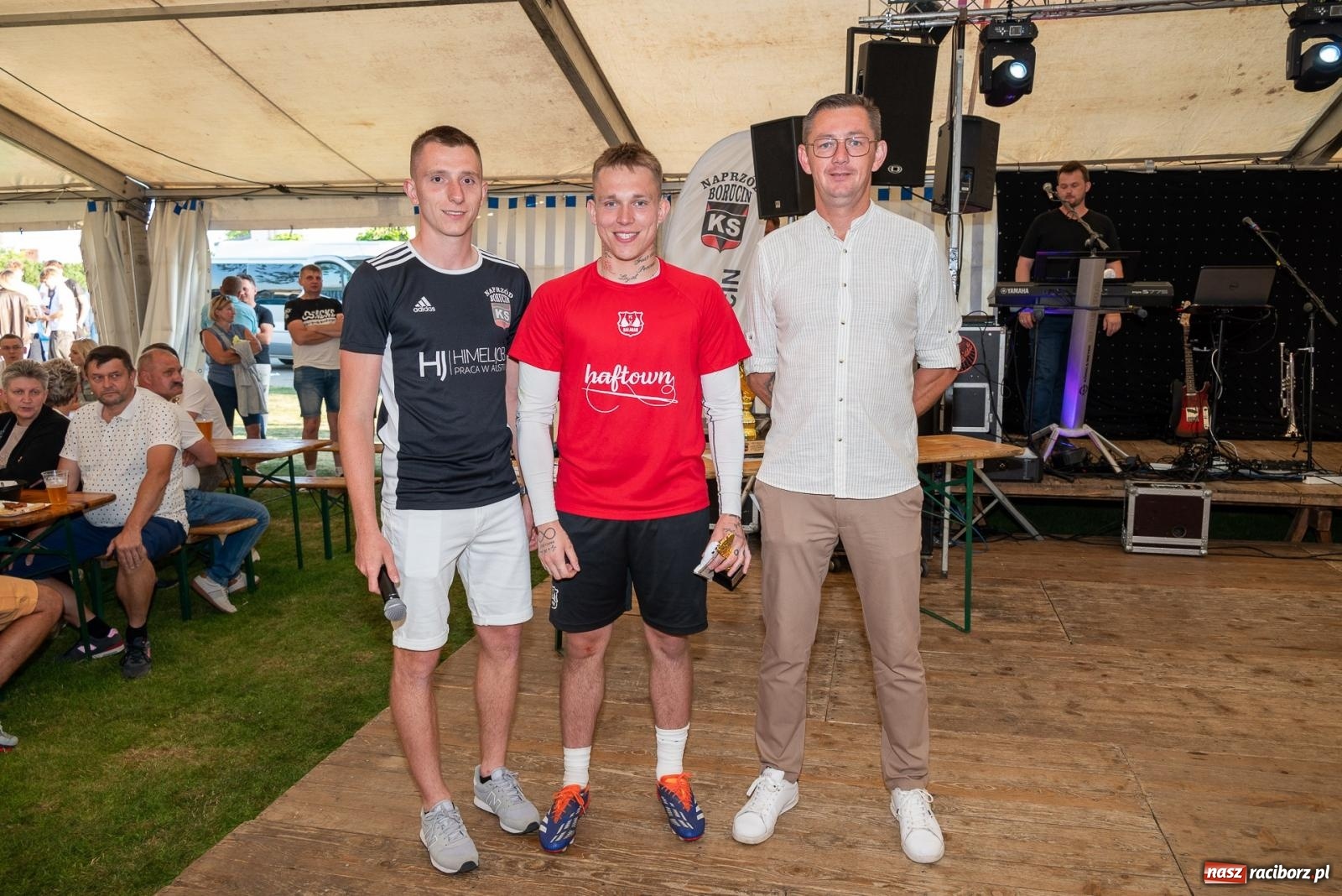 Zdjęcie w galerii na portalu naszraciborz.pl: Coroczny festyn sportowy w Borucinie - turniej szóstek piłkarskich [FOTO] wiadomości z regionu