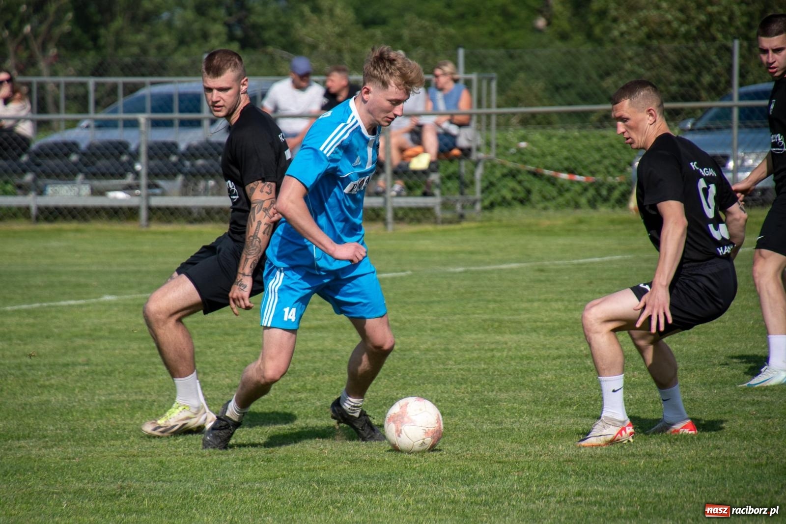 Zdjęcie w galerii na portalu naszraciborz.pl: Coroczny festyn sportowy w Borucinie - turniej szóstek piłkarskich [FOTO] wiadomości z regionu
