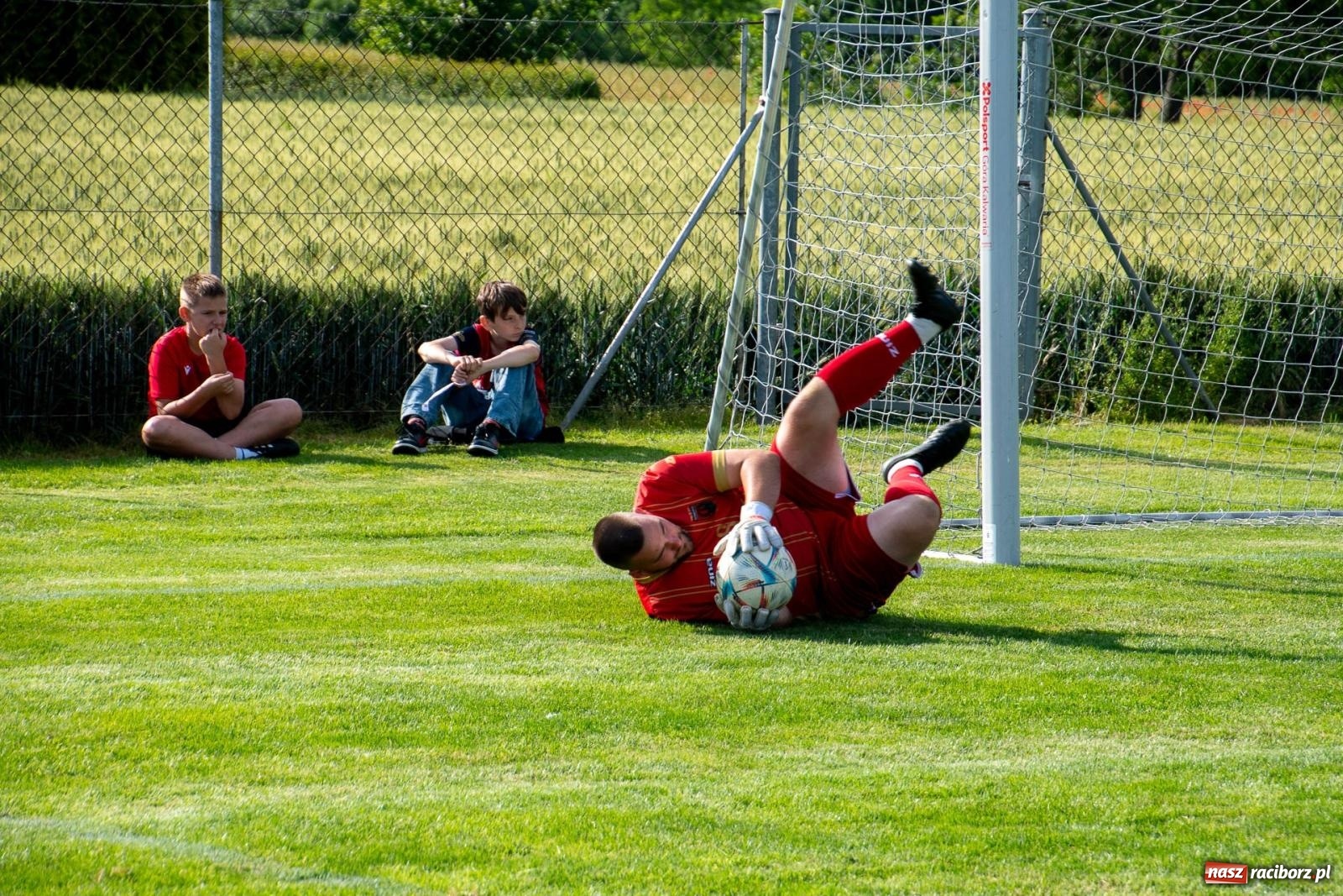 Zdjęcie w galerii na portalu naszraciborz.pl: Coroczny festyn sportowy w Borucinie - turniej szóstek piłkarskich [FOTO] wiadomości z regionu