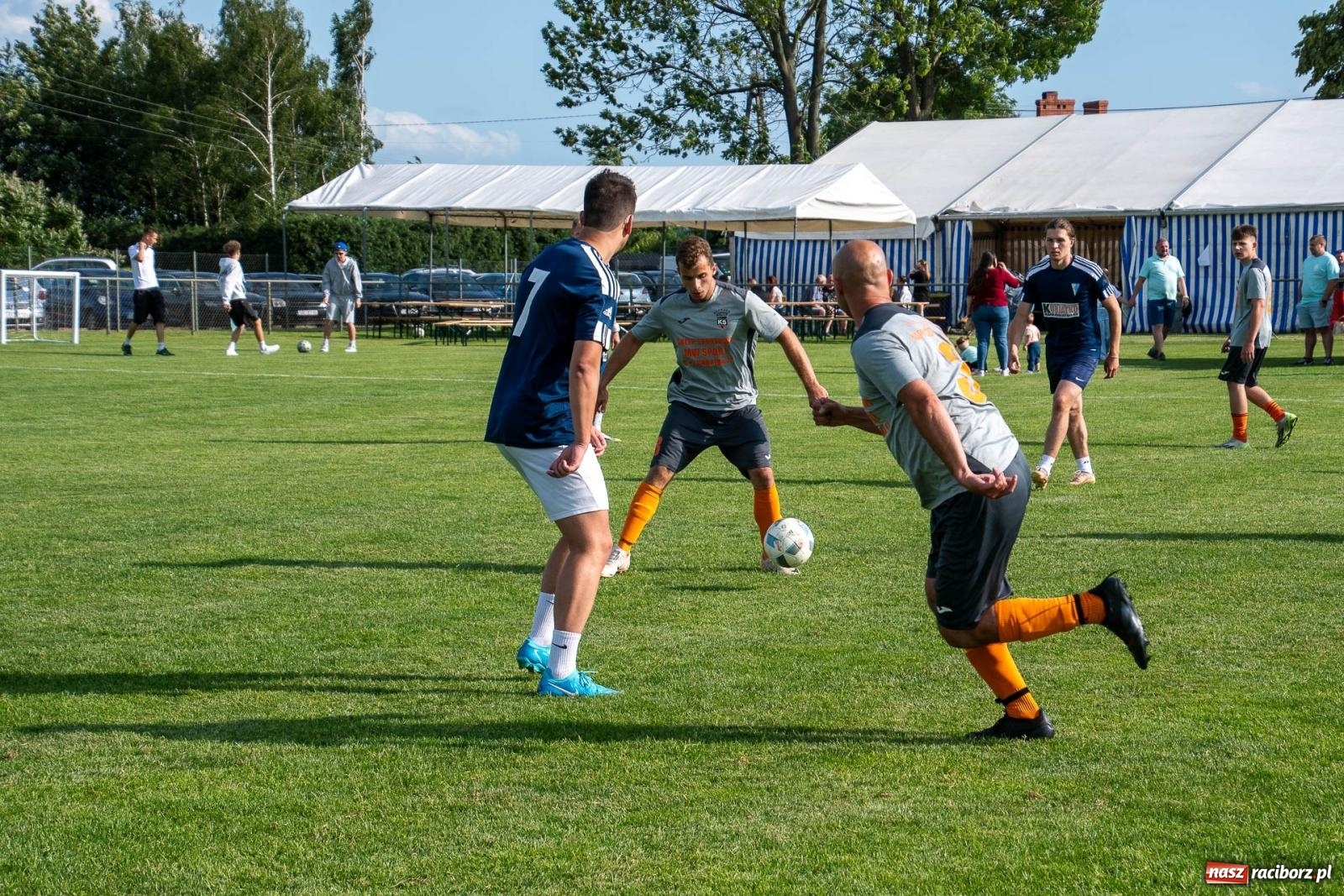 Zdjęcie w galerii na portalu naszraciborz.pl: Coroczny festyn sportowy w Borucinie - turniej szóstek piłkarskich [FOTO] wiadomości z regionu