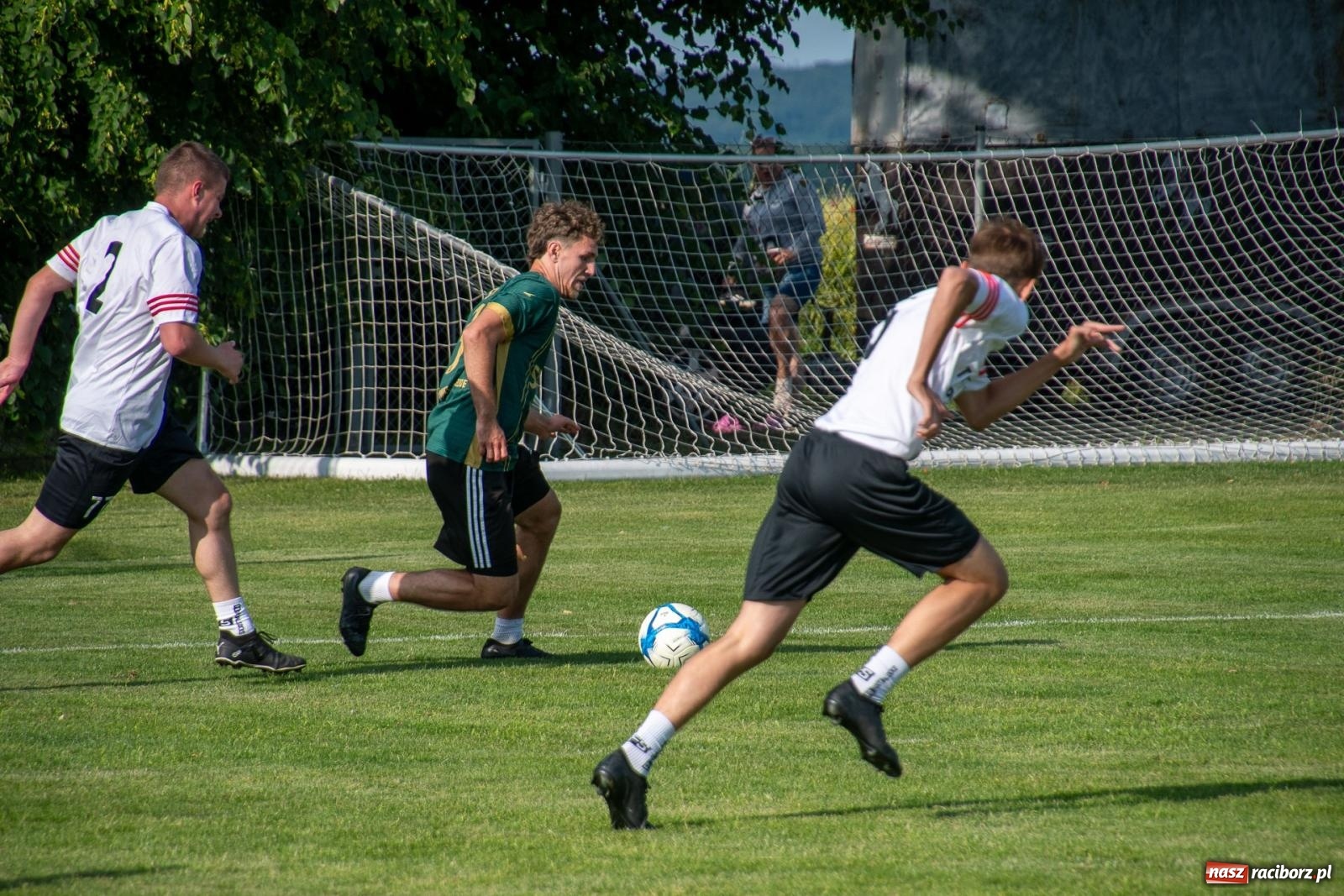 Zdjęcie w galerii na portalu naszraciborz.pl: Coroczny festyn sportowy w Borucinie - turniej szóstek piłkarskich [FOTO] wiadomości z regionu