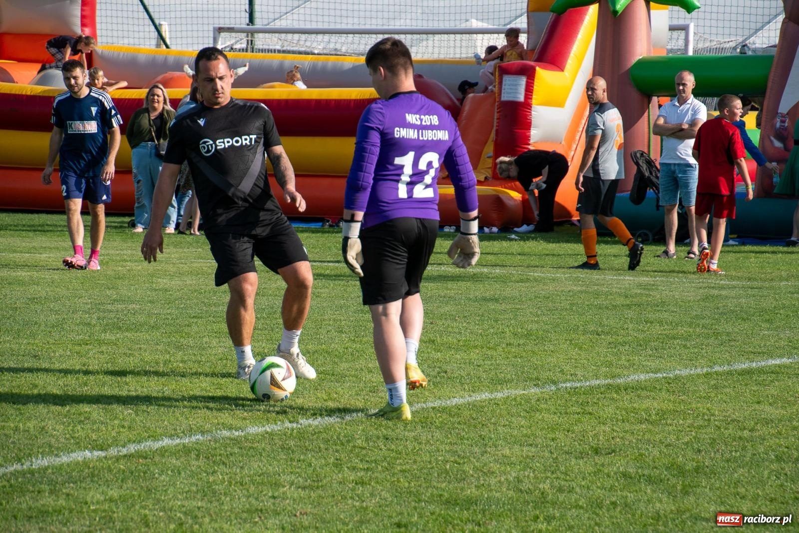 Zdjęcie w galerii na portalu naszraciborz.pl: Coroczny festyn sportowy w Borucinie - turniej szóstek piłkarskich [FOTO] wiadomości z regionu