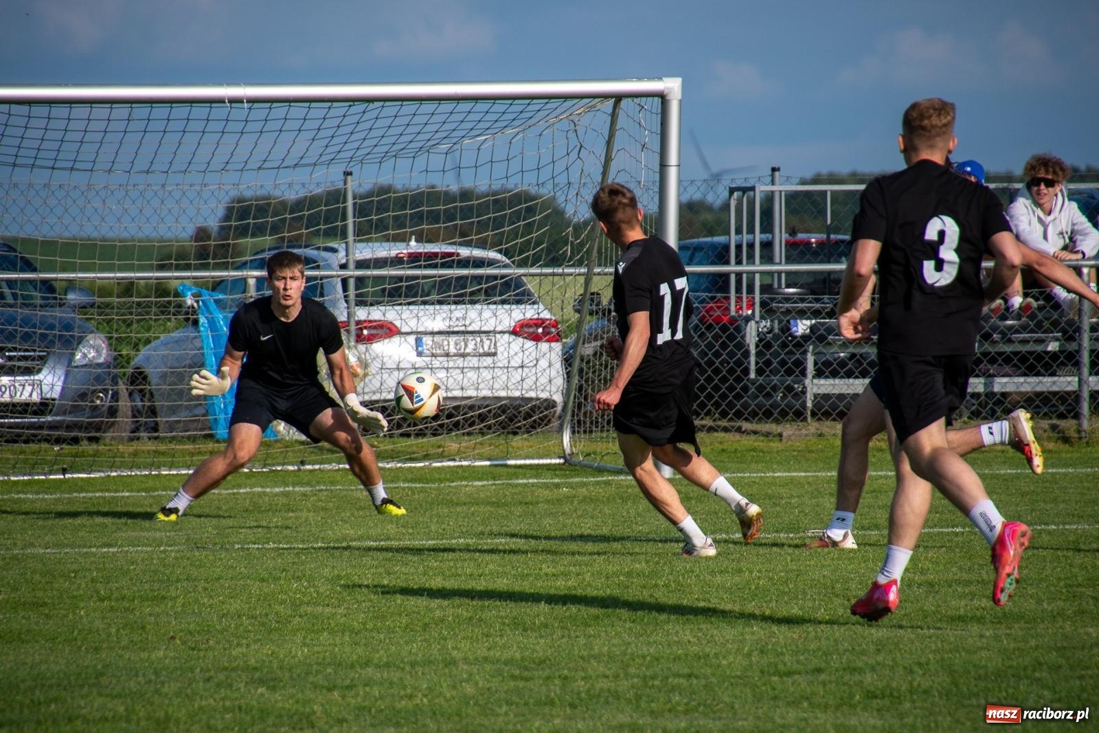Zdjęcie w galerii na portalu naszraciborz.pl: Coroczny festyn sportowy w Borucinie - turniej szóstek piłkarskich [FOTO] wiadomości z regionu