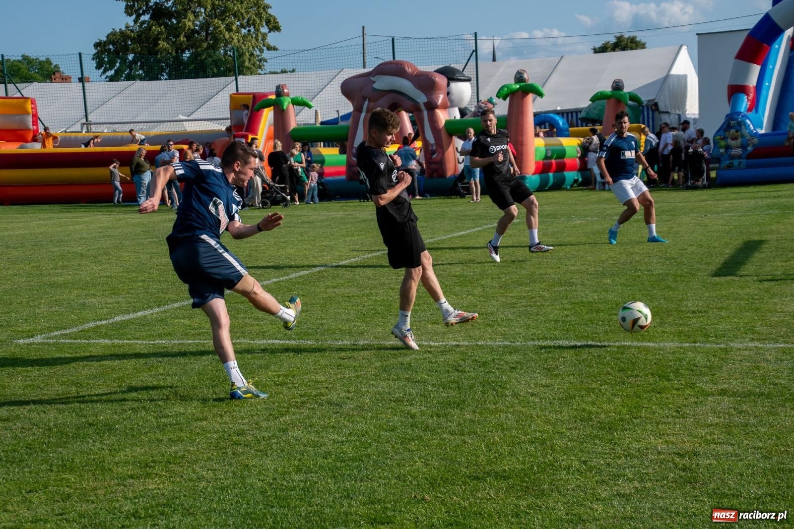 Zdjęcie w galerii na portalu naszraciborz.pl: Coroczny festyn sportowy w Borucinie - turniej szóstek piłkarskich [FOTO] wiadomości z regionu