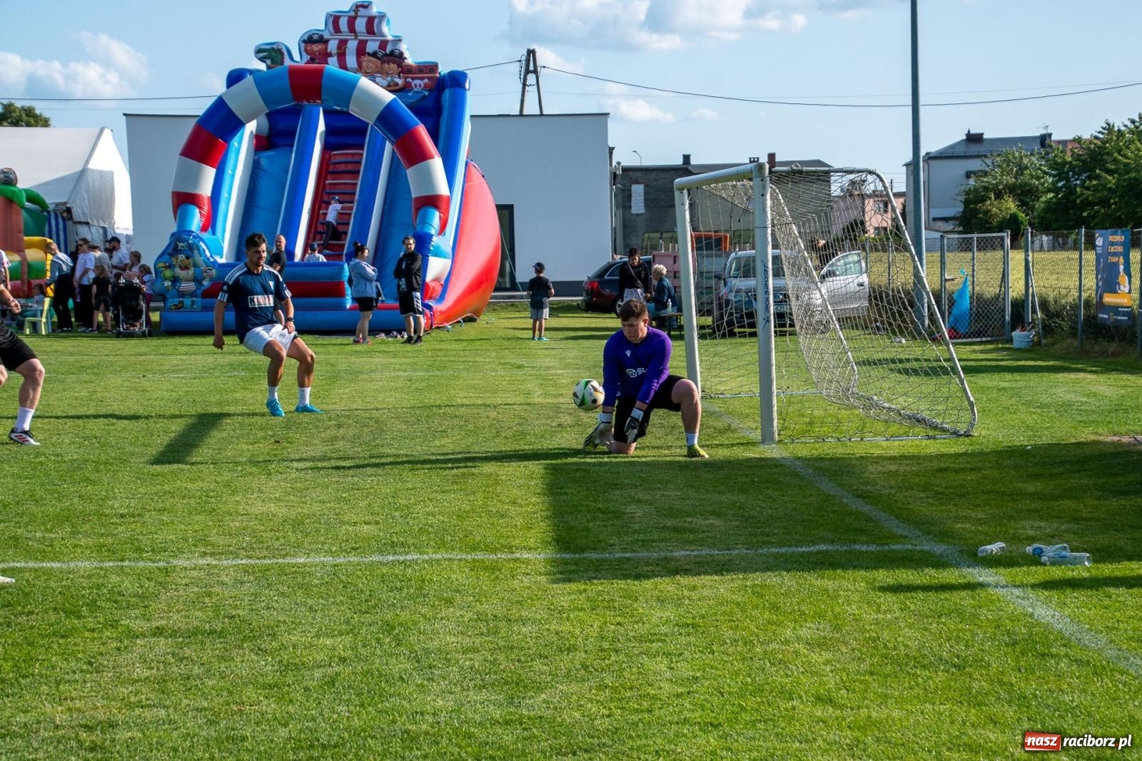 Zdjęcie w galerii na portalu naszraciborz.pl: Coroczny festyn sportowy w Borucinie - turniej szóstek piłkarskich [FOTO] wiadomości z regionu