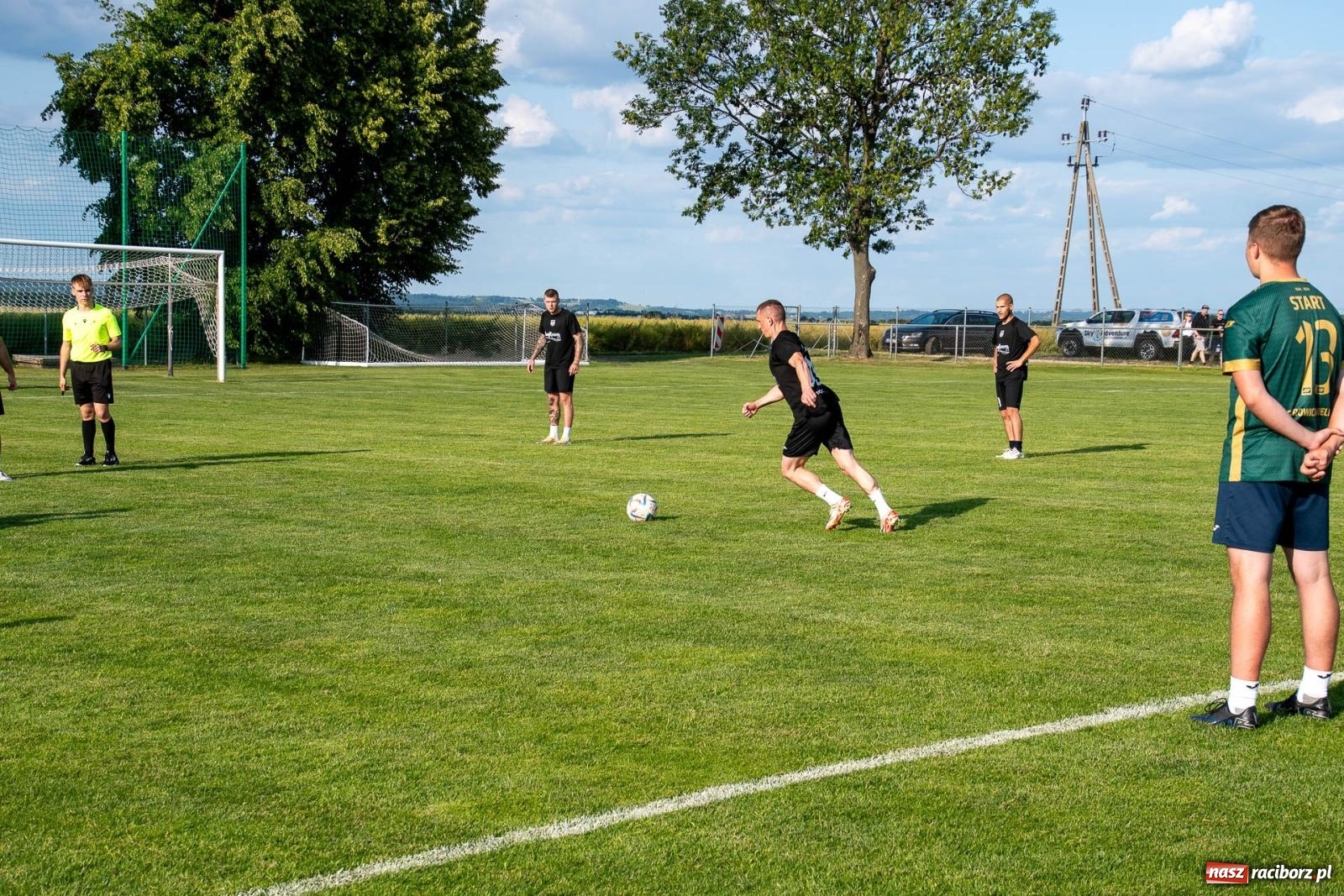 Zdjęcie w galerii na portalu naszraciborz.pl: Coroczny festyn sportowy w Borucinie - turniej szóstek piłkarskich [FOTO] wiadomości z regionu