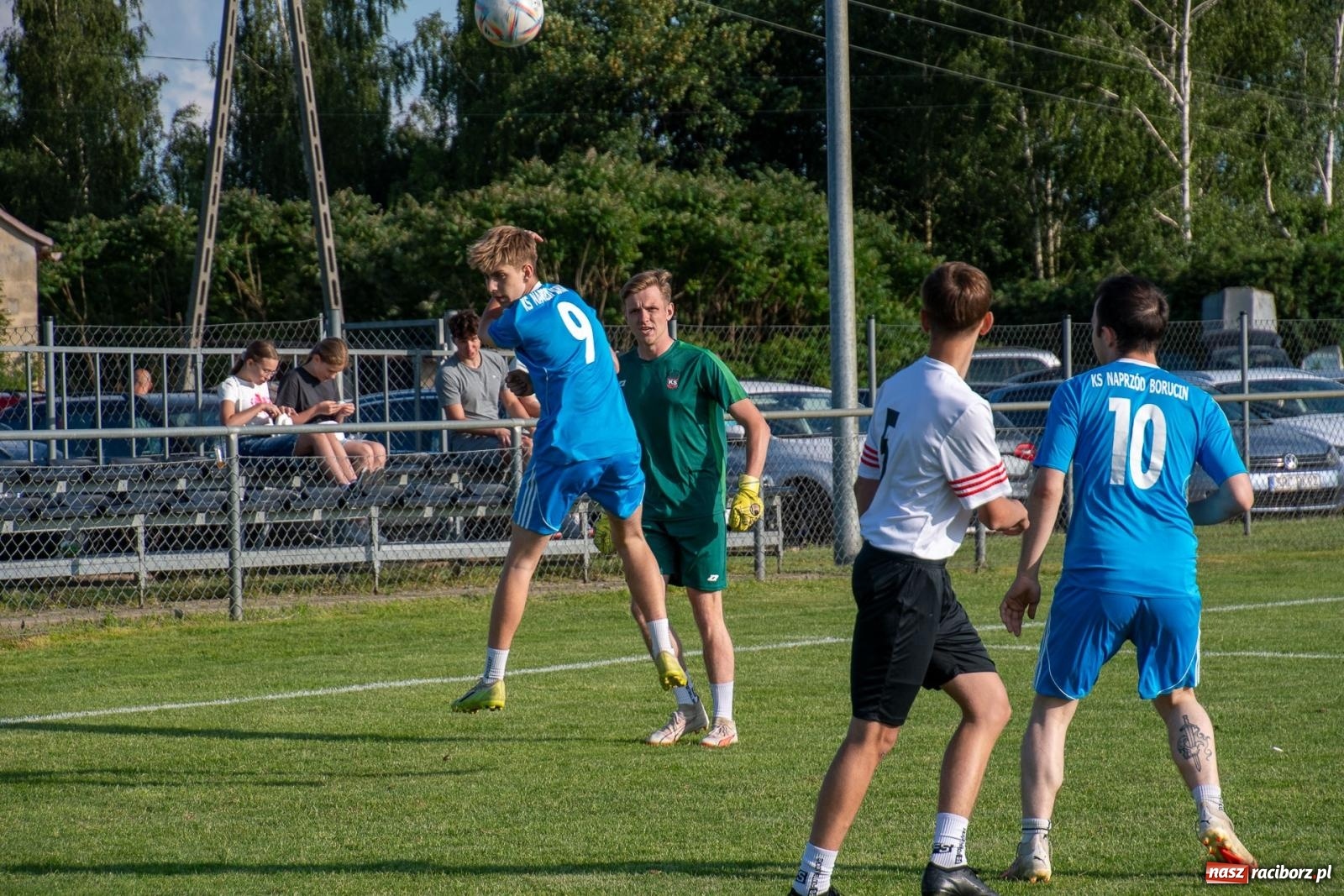 Zdjęcie w galerii na portalu naszraciborz.pl: Coroczny festyn sportowy w Borucinie - turniej szóstek piłkarskich [FOTO] wiadomości z regionu