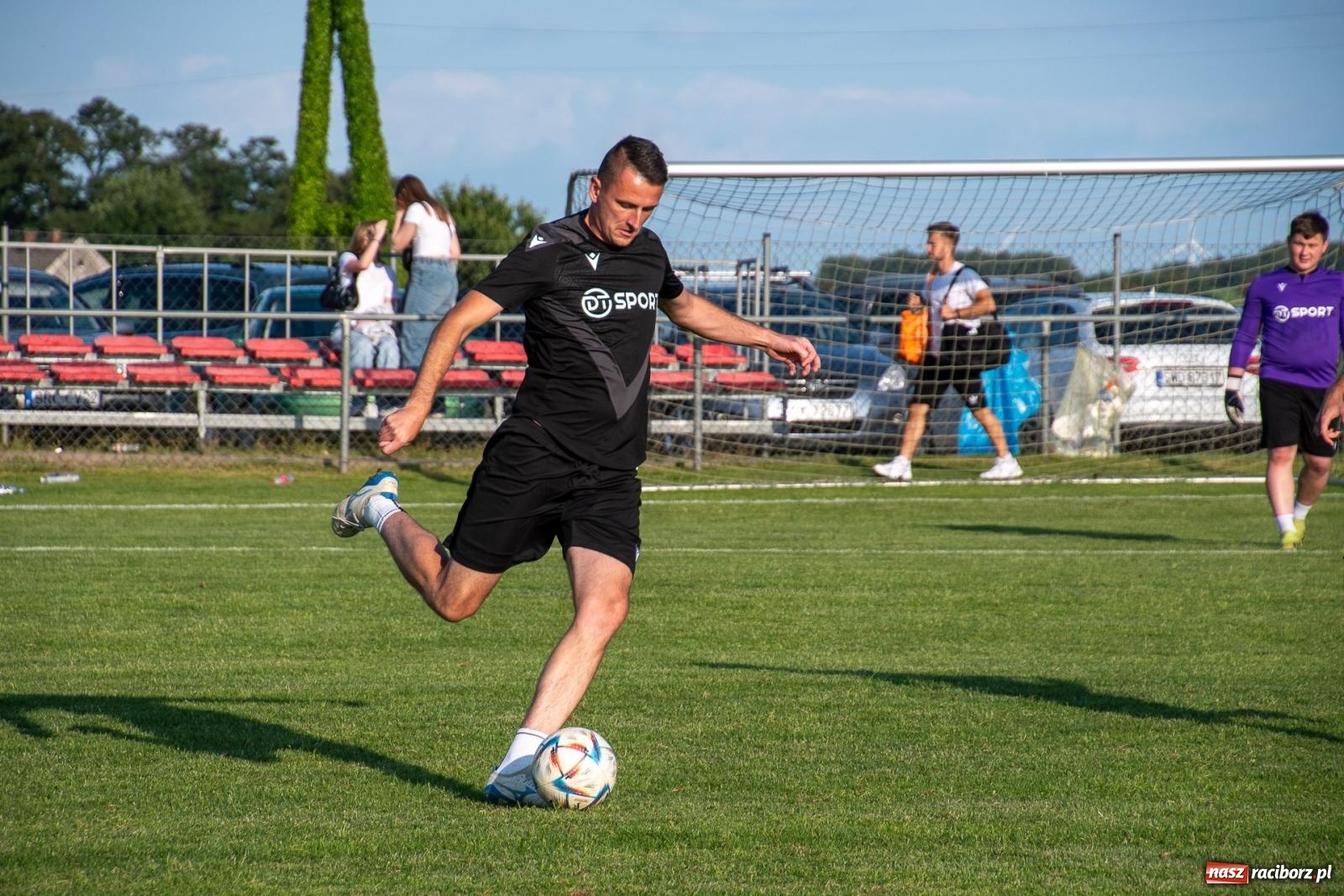Zdjęcie w galerii na portalu naszraciborz.pl: Coroczny festyn sportowy w Borucinie - turniej szóstek piłkarskich [FOTO] wiadomości z regionu