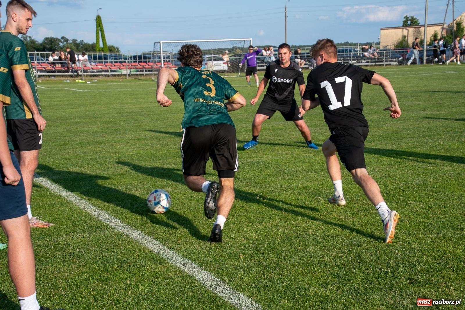 Zdjęcie w galerii na portalu naszraciborz.pl: Coroczny festyn sportowy w Borucinie - turniej szóstek piłkarskich [FOTO] wiadomości z regionu