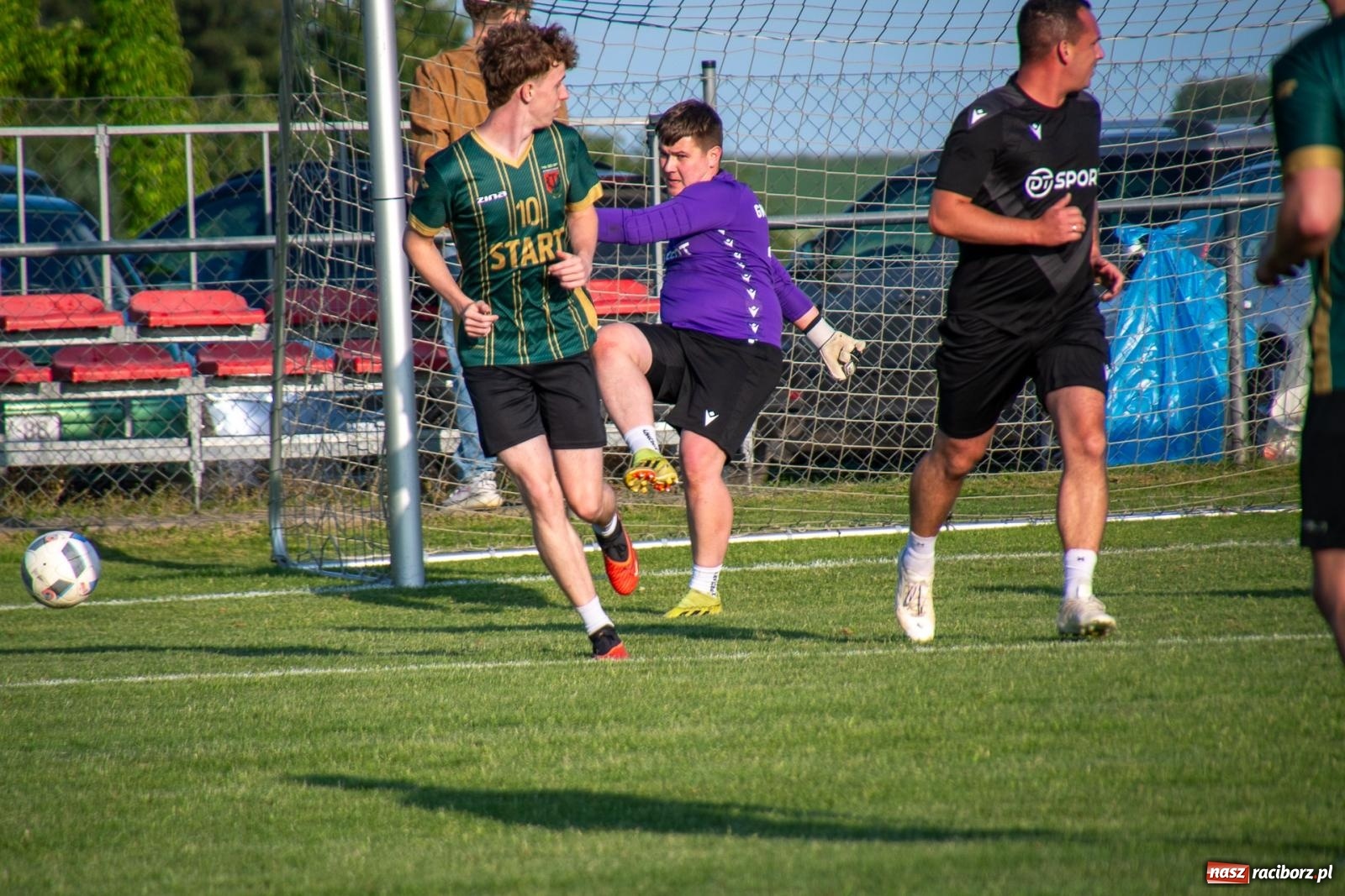 Zdjęcie w galerii na portalu naszraciborz.pl: Coroczny festyn sportowy w Borucinie - turniej szóstek piłkarskich [FOTO] wiadomości z regionu