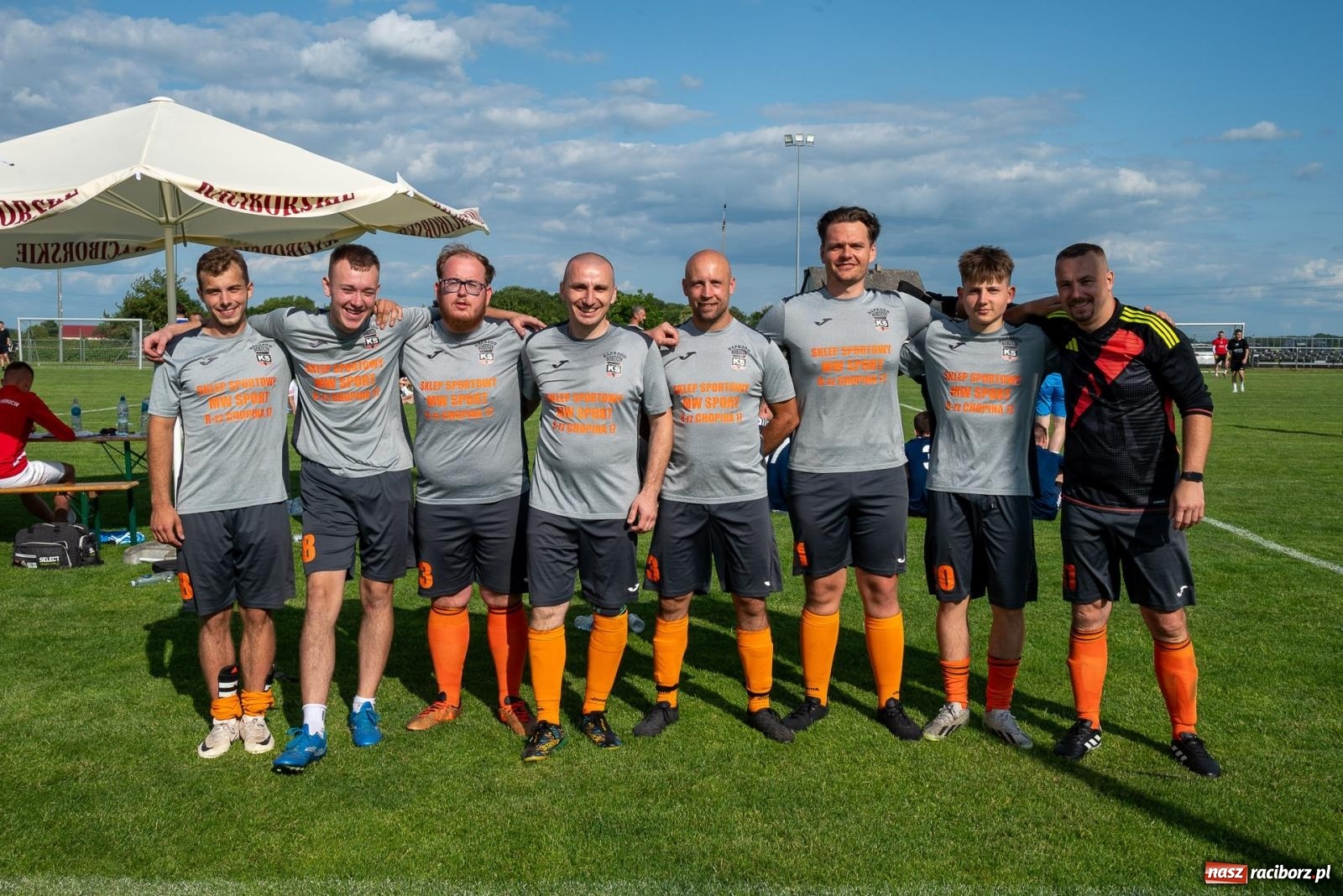 Zdjęcie w galerii na portalu naszraciborz.pl: Coroczny festyn sportowy w Borucinie - turniej szóstek piłkarskich [FOTO] wiadomości z regionu