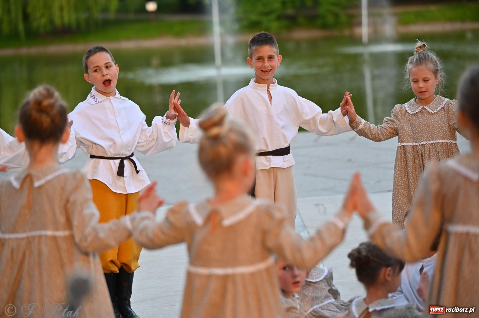 Zdjęcie w galerii na portalu naszraciborz.pl: Śląsk jako mozaika kultur – XXIII Międzynarodowe Spotkania Artystyczne. Raciborska Noc Świętojańska wiadomości z regionu