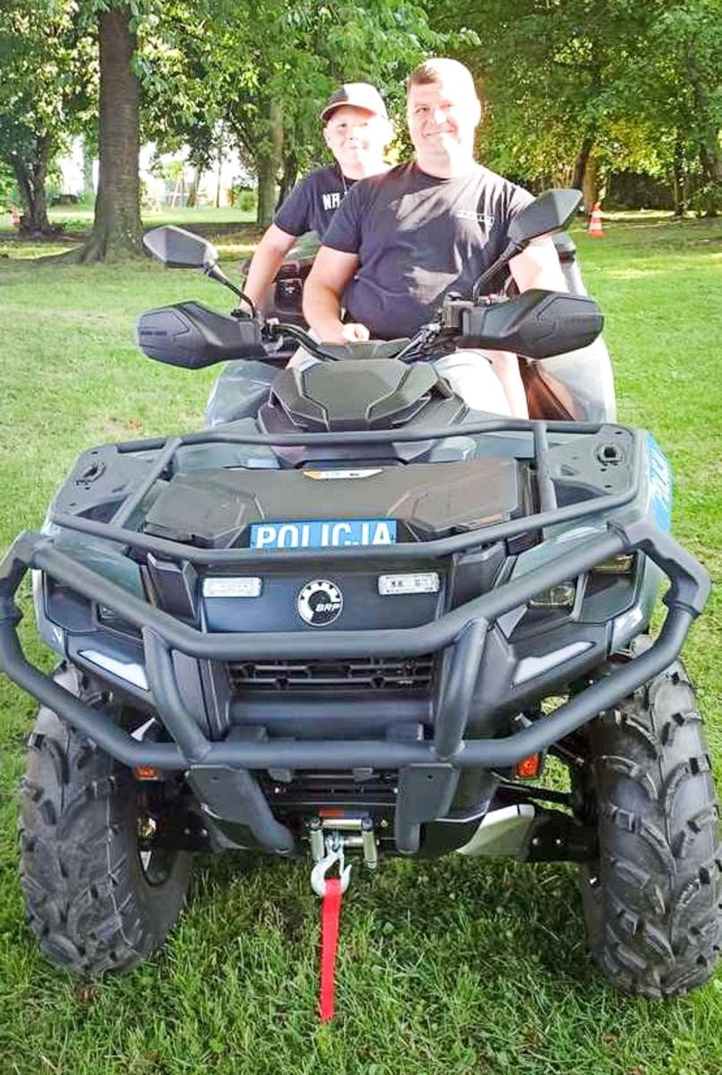 Zdjęcie w galerii na portalu naszraciborz.pl: Sznupek, quad i dobre rady – policjanci z Pietrowic Wielkich edukowali najmłodszych podczas festynów wiadomości z regionu