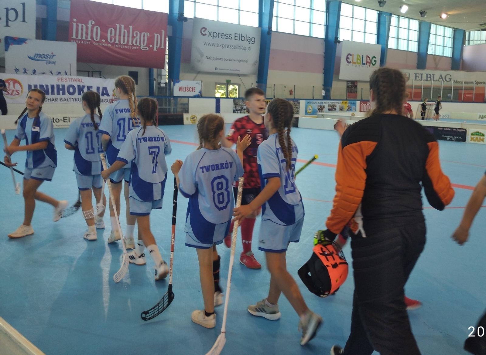 Zdjęcie w galerii na portalu naszraciborz.pl: XXX Jubileuszowy Festiwal Unihokeja o Puchar Bałtyku. 1000 uczestników, w tym reprezentantki Tworkowa wiadomości z regionu