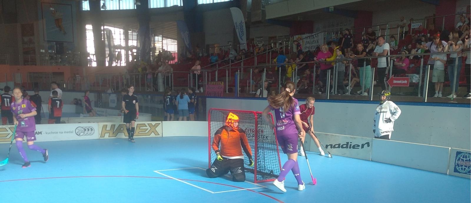 Zdjęcie w galerii na portalu naszraciborz.pl: XXX Jubileuszowy Festiwal Unihokeja o Puchar Bałtyku. 1000 uczestników, w tym reprezentantki Tworkowa wiadomości z regionu