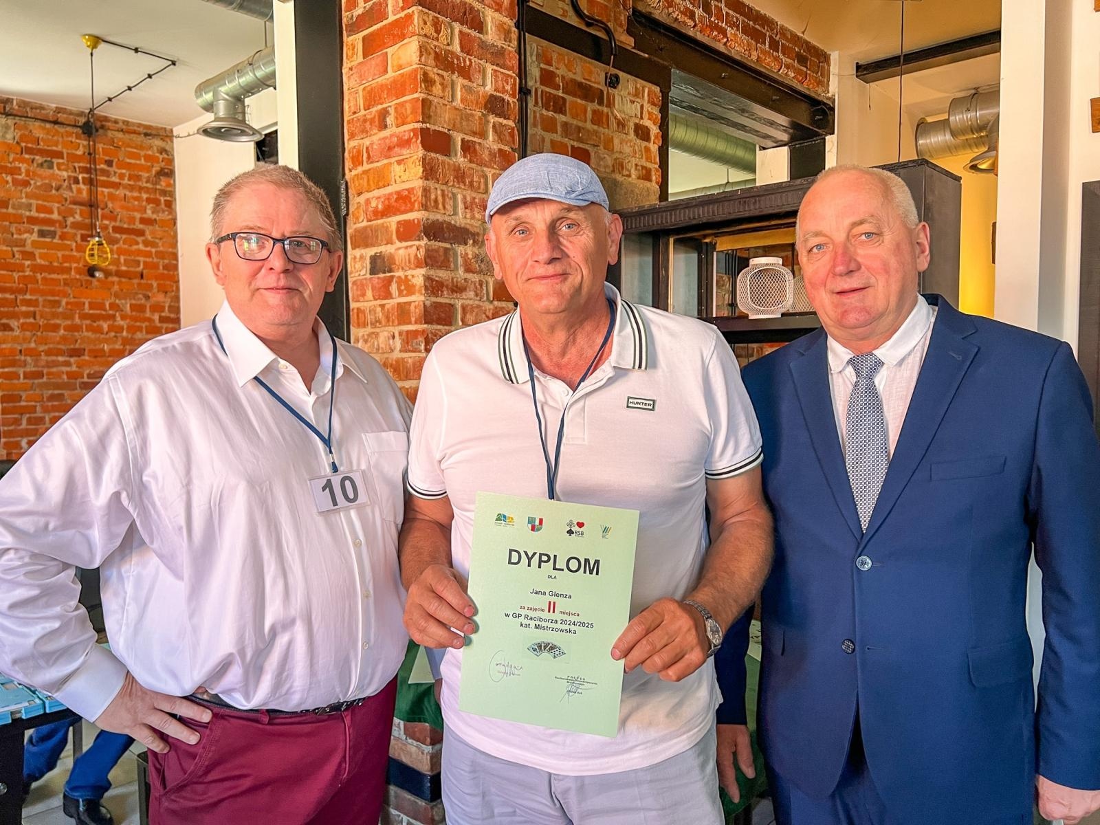 Zdjęcie w galerii na portalu naszraciborz.pl: Brydżyści zakończyli sezon. Mistrzem Raciborza Tomasz Tapper wiadomości z regionu