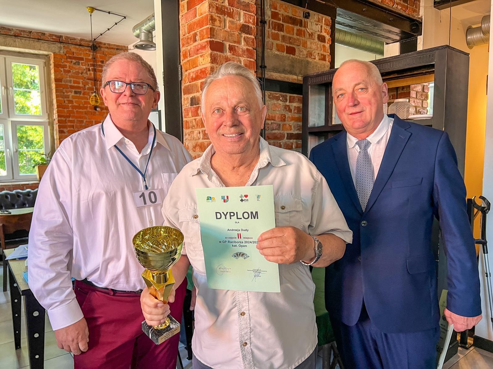 Zdjęcie w galerii na portalu naszraciborz.pl: Brydżyści zakończyli sezon. Mistrzem Raciborza Tomasz Tapper wiadomości z regionu