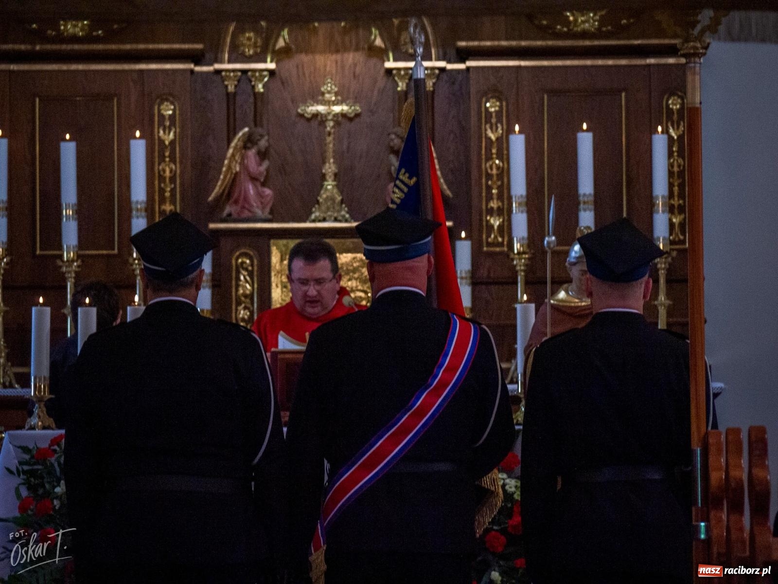Zdjęcie w galerii na portalu naszraciborz.pl: Stulecie OSP Owsiszcze. Uroczysta msza, apel i odznaczenia dla zasłużonych druhów wiadomości z regionu
