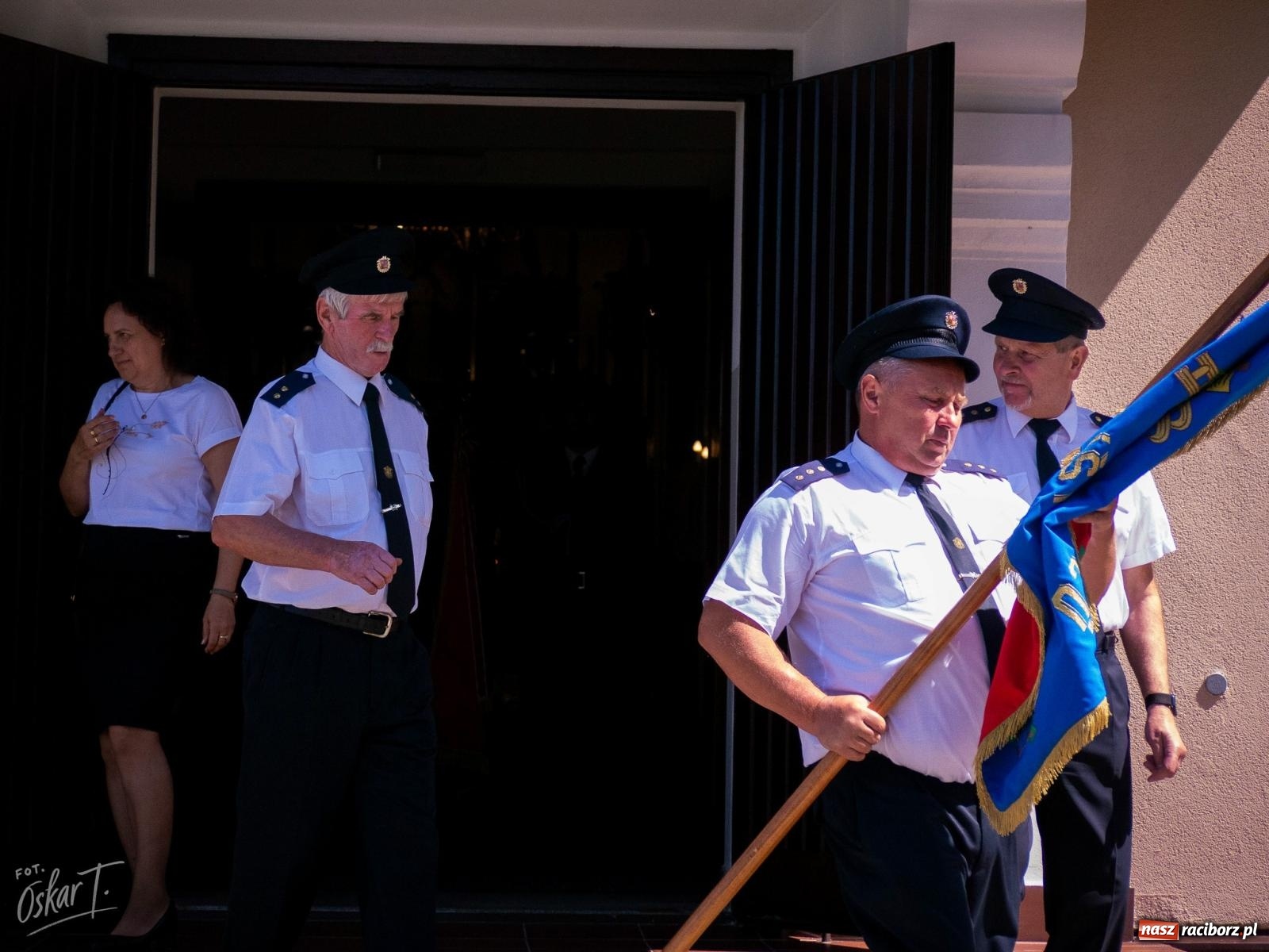 Zdjęcie w galerii na portalu naszraciborz.pl: Stulecie OSP Owsiszcze. Uroczysta msza, apel i odznaczenia dla zasłużonych druhów wiadomości z regionu
