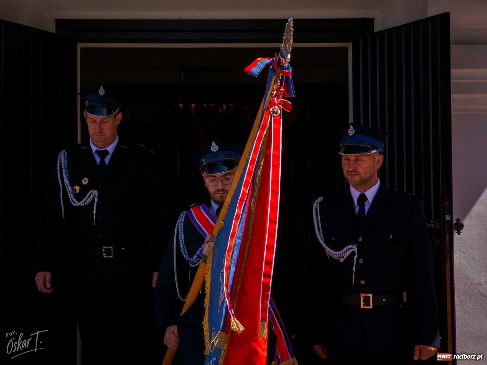 Zdjęcie w galerii na portalu naszraciborz.pl: Stulecie OSP Owsiszcze. Uroczysta msza, apel i odznaczenia dla zasłużonych druhów wiadomości z regionu