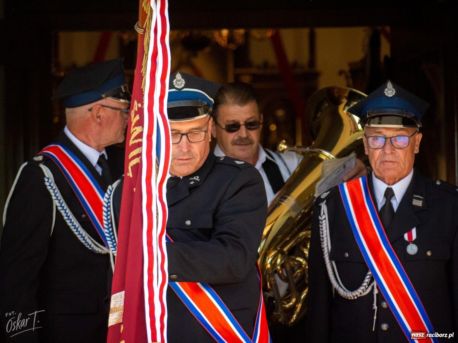 Zdjęcie w galerii na portalu naszraciborz.pl: Stulecie OSP Owsiszcze. Uroczysta msza, apel i odznaczenia dla zasłużonych druhów wiadomości z regionu