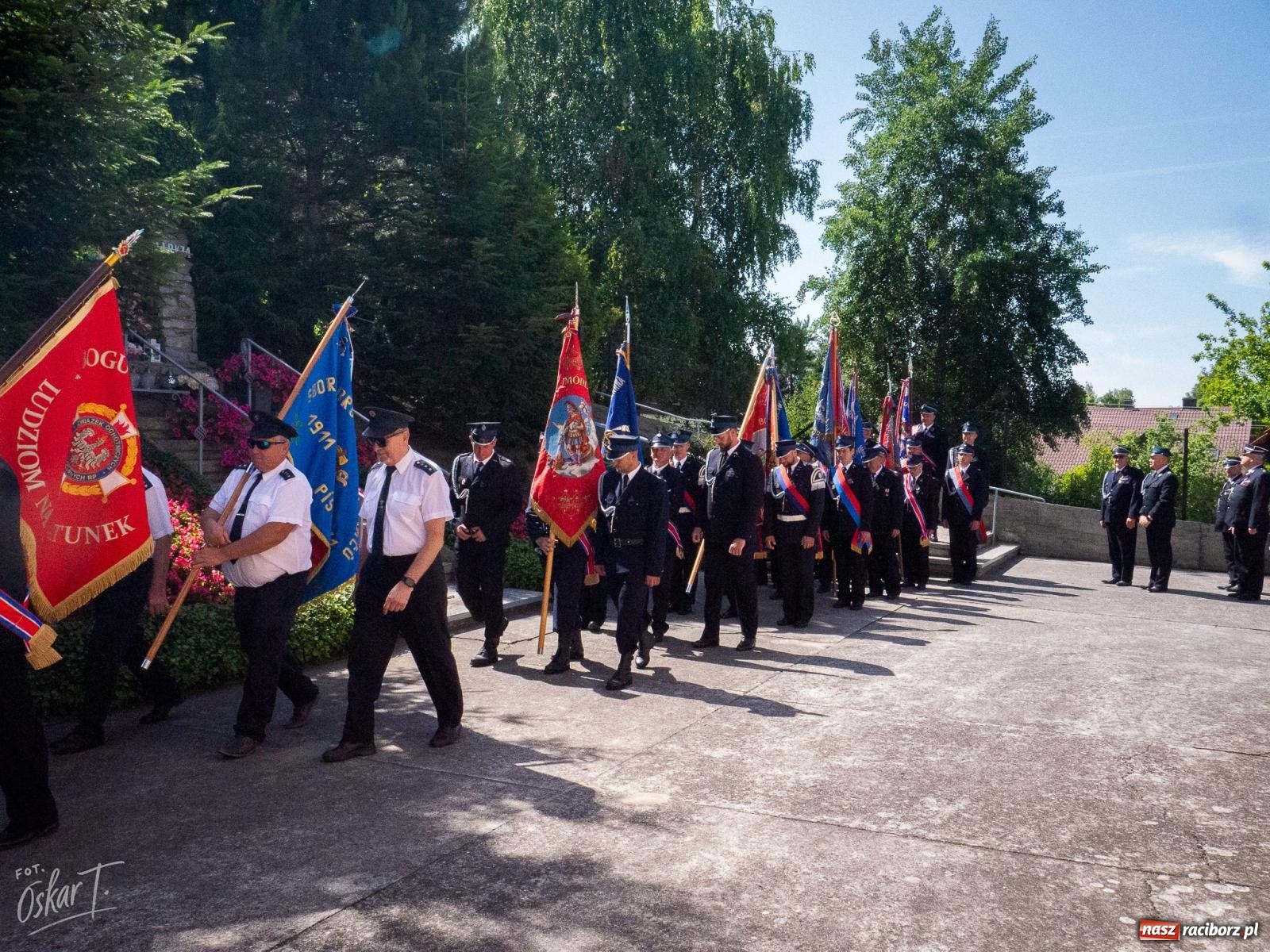 Zdjęcie w galerii na portalu naszraciborz.pl: Stulecie OSP Owsiszcze. Uroczysta msza, apel i odznaczenia dla zasłużonych druhów wiadomości z regionu
