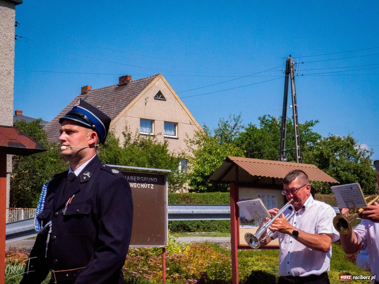 Zdjęcie w galerii na portalu naszraciborz.pl: Stulecie OSP Owsiszcze. Uroczysta msza, apel i odznaczenia dla zasłużonych druhów wiadomości z regionu