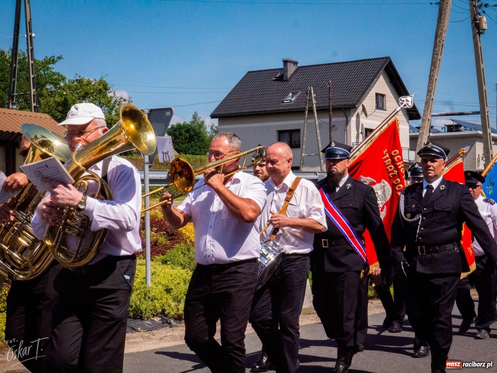 Zdjęcie w galerii na portalu naszraciborz.pl: Stulecie OSP Owsiszcze. Uroczysta msza, apel i odznaczenia dla zasłużonych druhów wiadomości z regionu