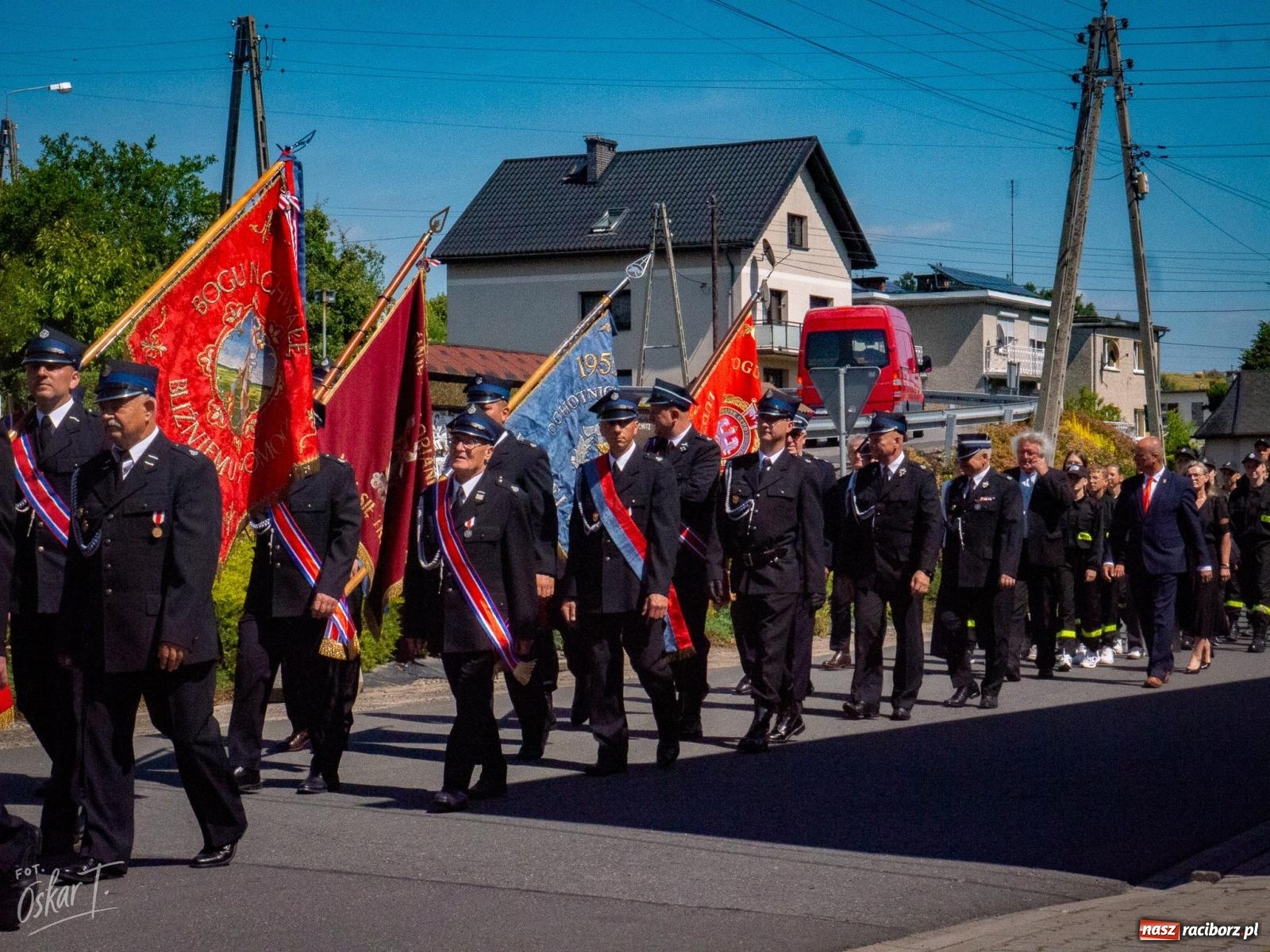 Zdjęcie w galerii na portalu naszraciborz.pl: Stulecie OSP Owsiszcze. Uroczysta msza, apel i odznaczenia dla zasłużonych druhów wiadomości z regionu