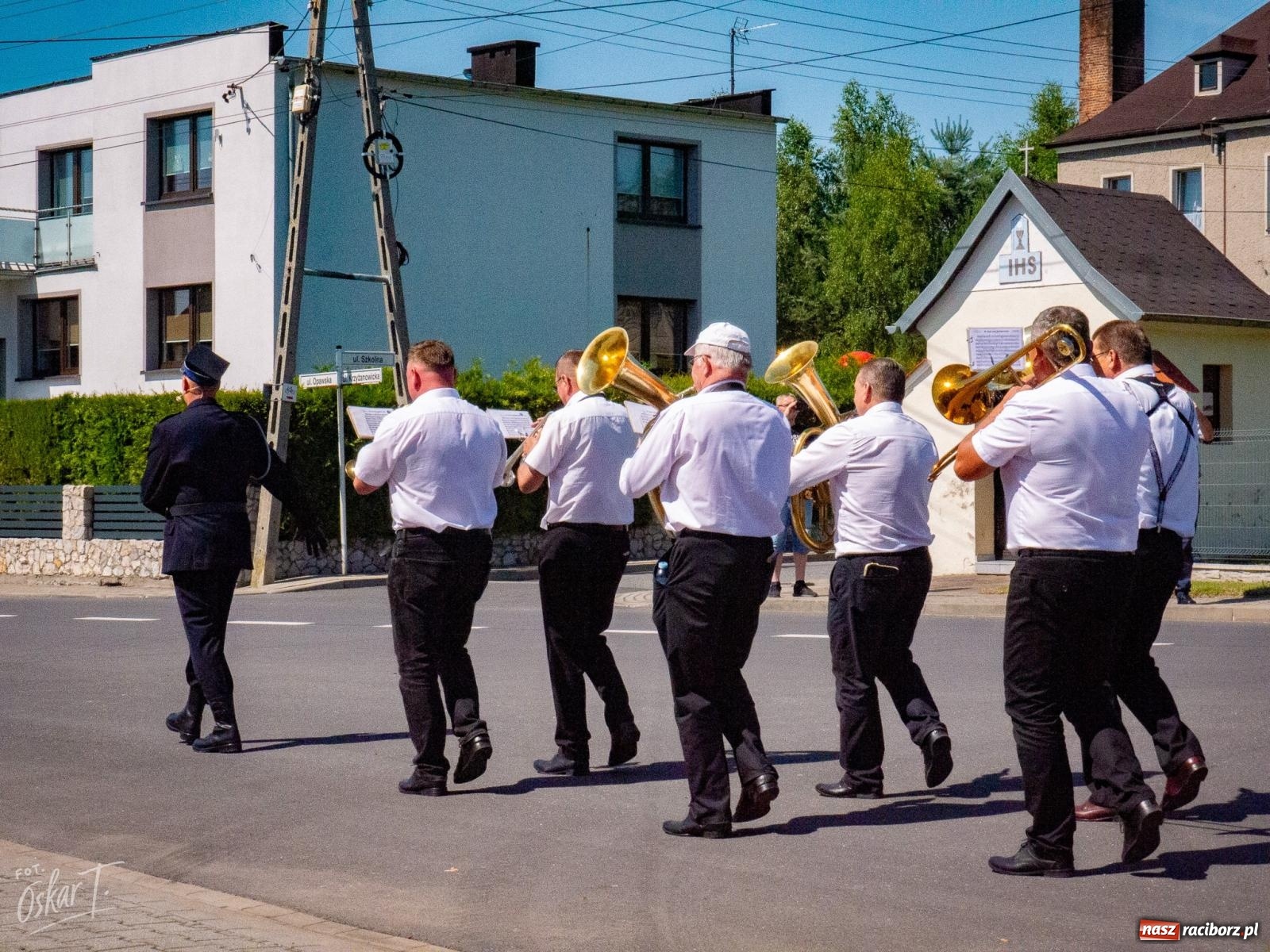 Zdjęcie w galerii na portalu naszraciborz.pl: Stulecie OSP Owsiszcze. Uroczysta msza, apel i odznaczenia dla zasłużonych druhów wiadomości z regionu