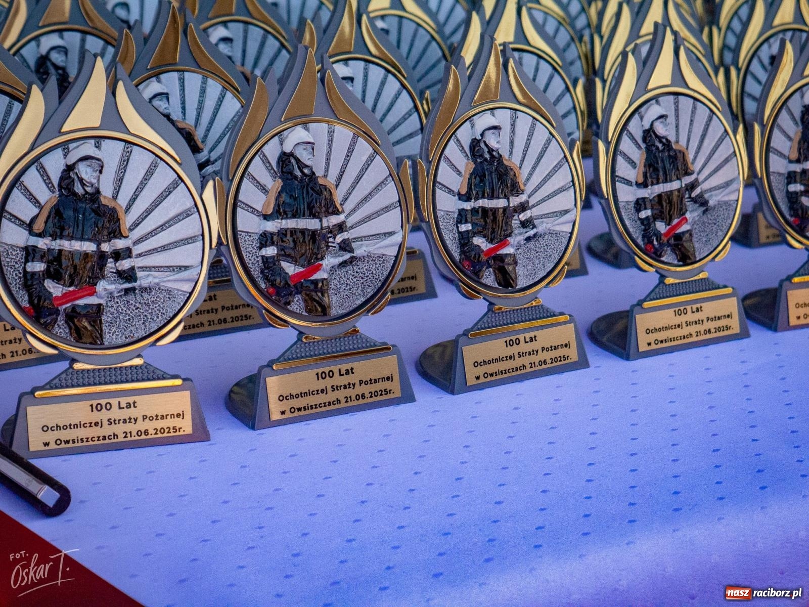 Zdjęcie w galerii na portalu naszraciborz.pl: Stulecie OSP Owsiszcze. Uroczysta msza, apel i odznaczenia dla zasłużonych druhów wiadomości z regionu
