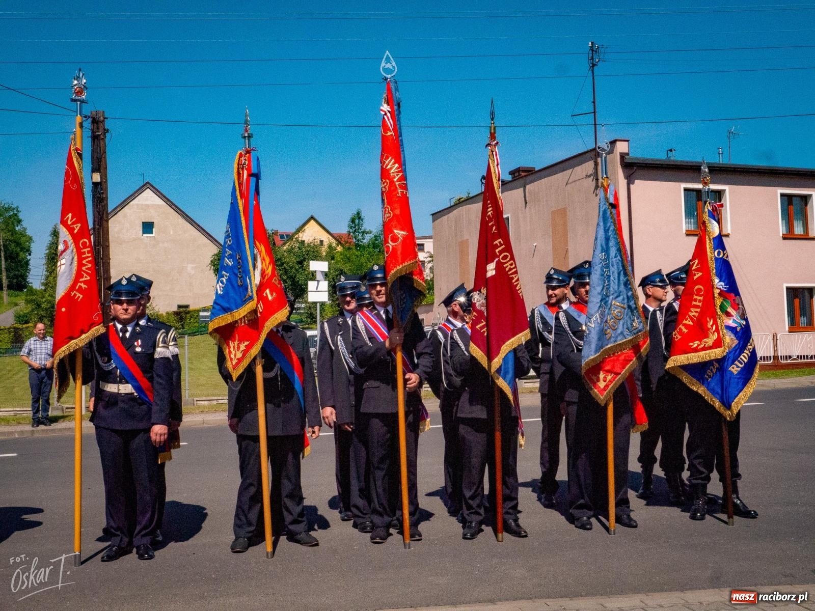 Zdjęcie w galerii na portalu naszraciborz.pl: Stulecie OSP Owsiszcze. Uroczysta msza, apel i odznaczenia dla zasłużonych druhów wiadomości z regionu