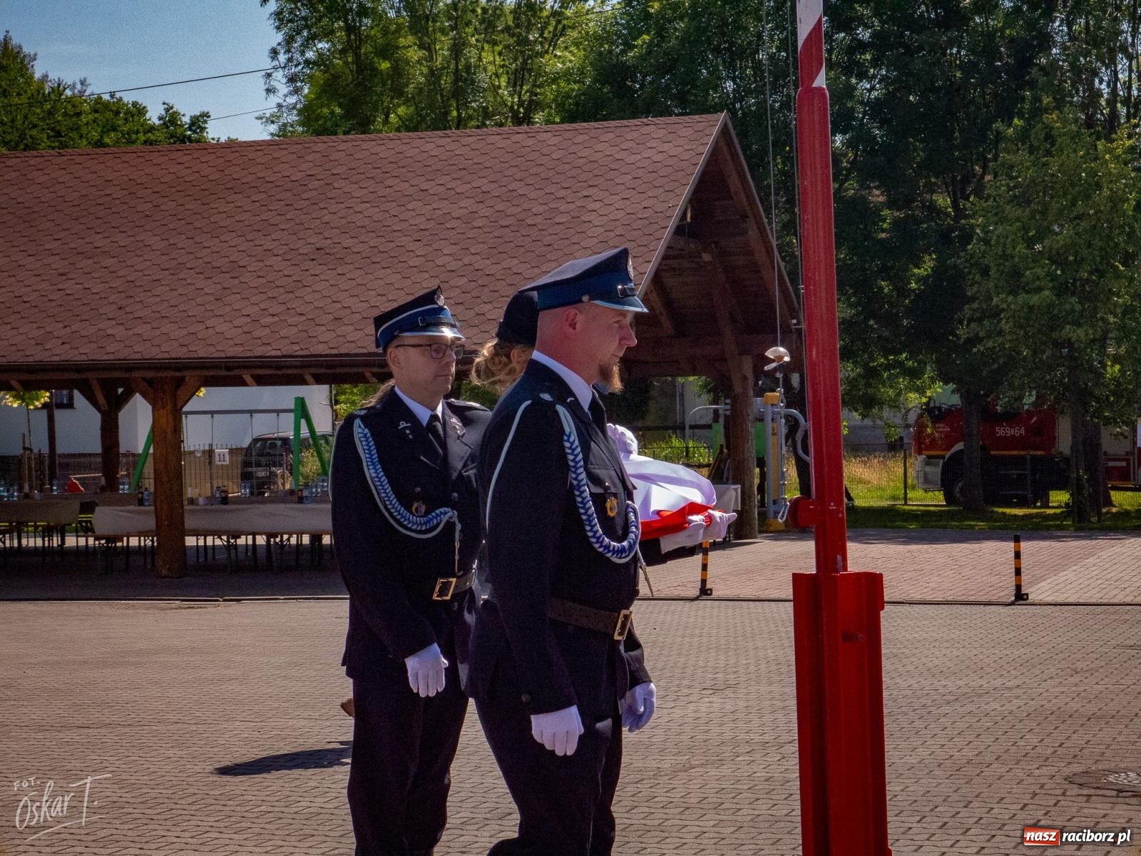 Zdjęcie w galerii na portalu naszraciborz.pl: Stulecie OSP Owsiszcze. Uroczysta msza, apel i odznaczenia dla zasłużonych druhów wiadomości z regionu