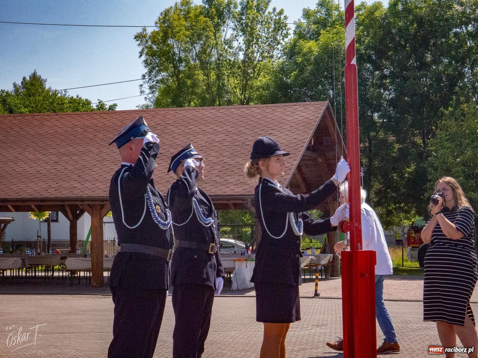 Zdjęcie w galerii na portalu naszraciborz.pl: Stulecie OSP Owsiszcze. Uroczysta msza, apel i odznaczenia dla zasłużonych druhów wiadomości z regionu