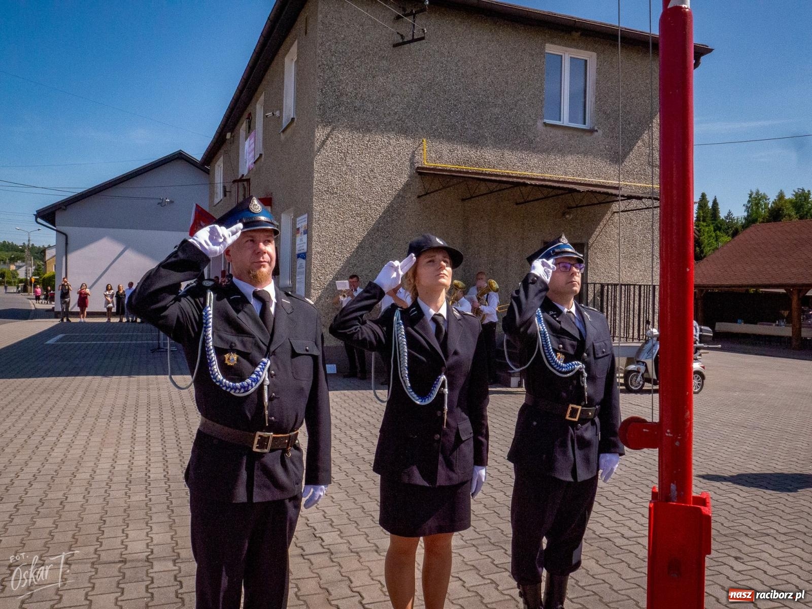 Zdjęcie w galerii na portalu naszraciborz.pl: Stulecie OSP Owsiszcze. Uroczysta msza, apel i odznaczenia dla zasłużonych druhów wiadomości z regionu