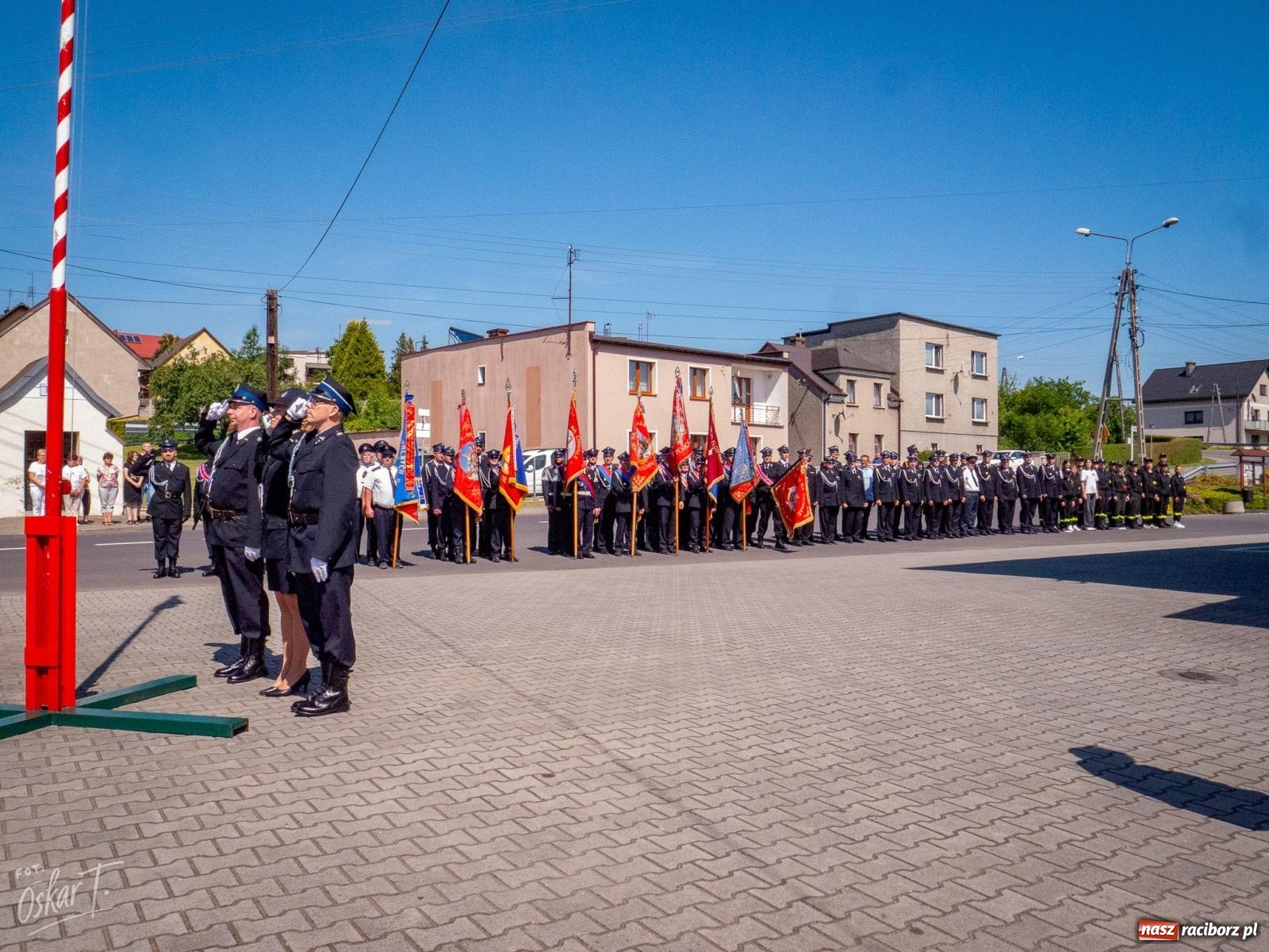 Zdjęcie w galerii na portalu naszraciborz.pl: Stulecie OSP Owsiszcze. Uroczysta msza, apel i odznaczenia dla zasłużonych druhów wiadomości z regionu