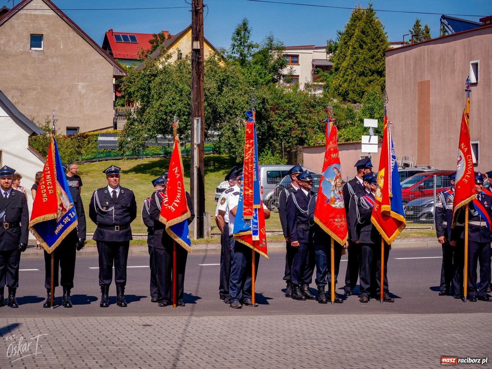 Zdjęcie w galerii na portalu naszraciborz.pl: Stulecie OSP Owsiszcze. Uroczysta msza, apel i odznaczenia dla zasłużonych druhów wiadomości z regionu