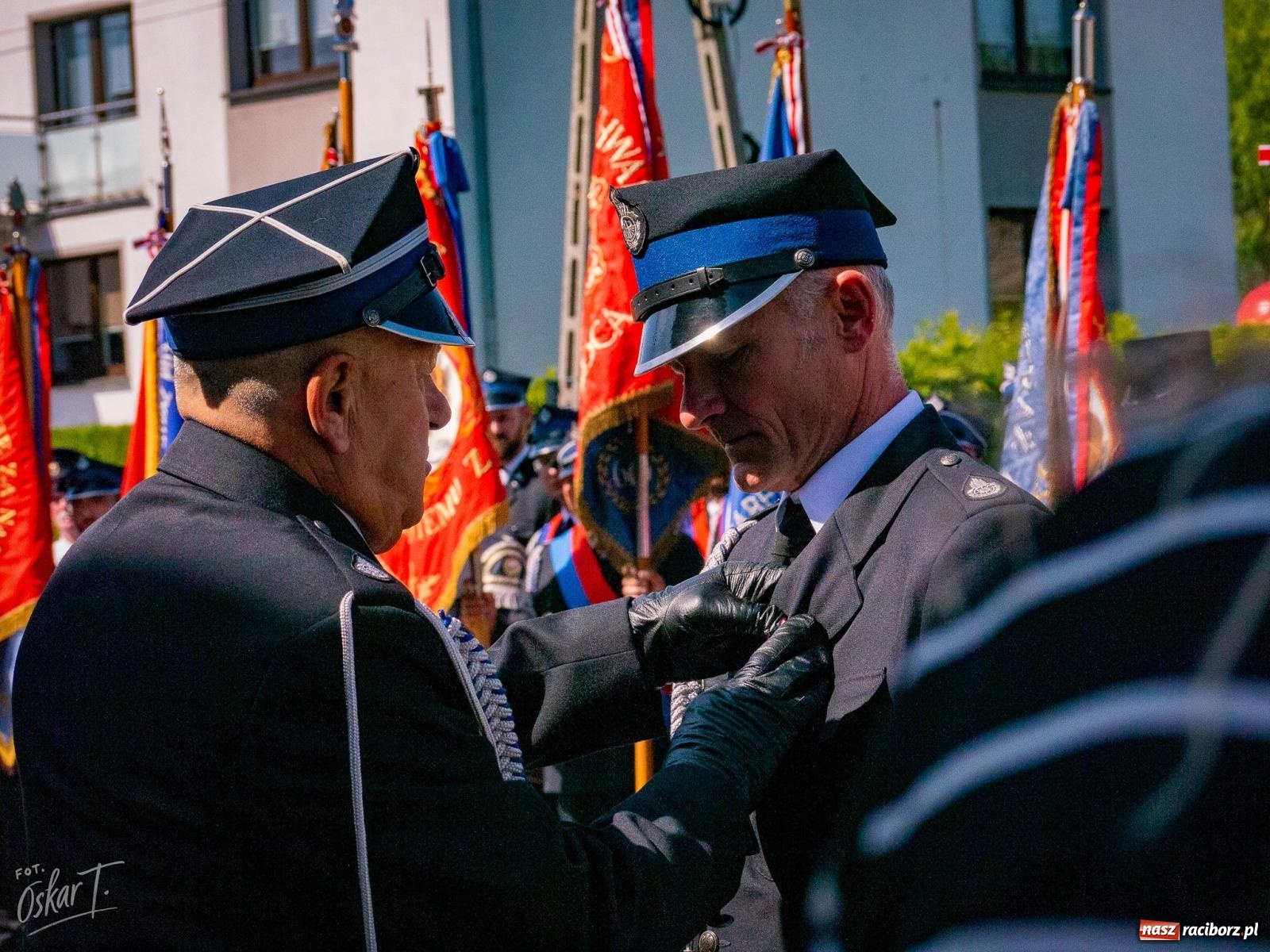 Zdjęcie w galerii na portalu naszraciborz.pl: Stulecie OSP Owsiszcze. Uroczysta msza, apel i odznaczenia dla zasłużonych druhów wiadomości z regionu