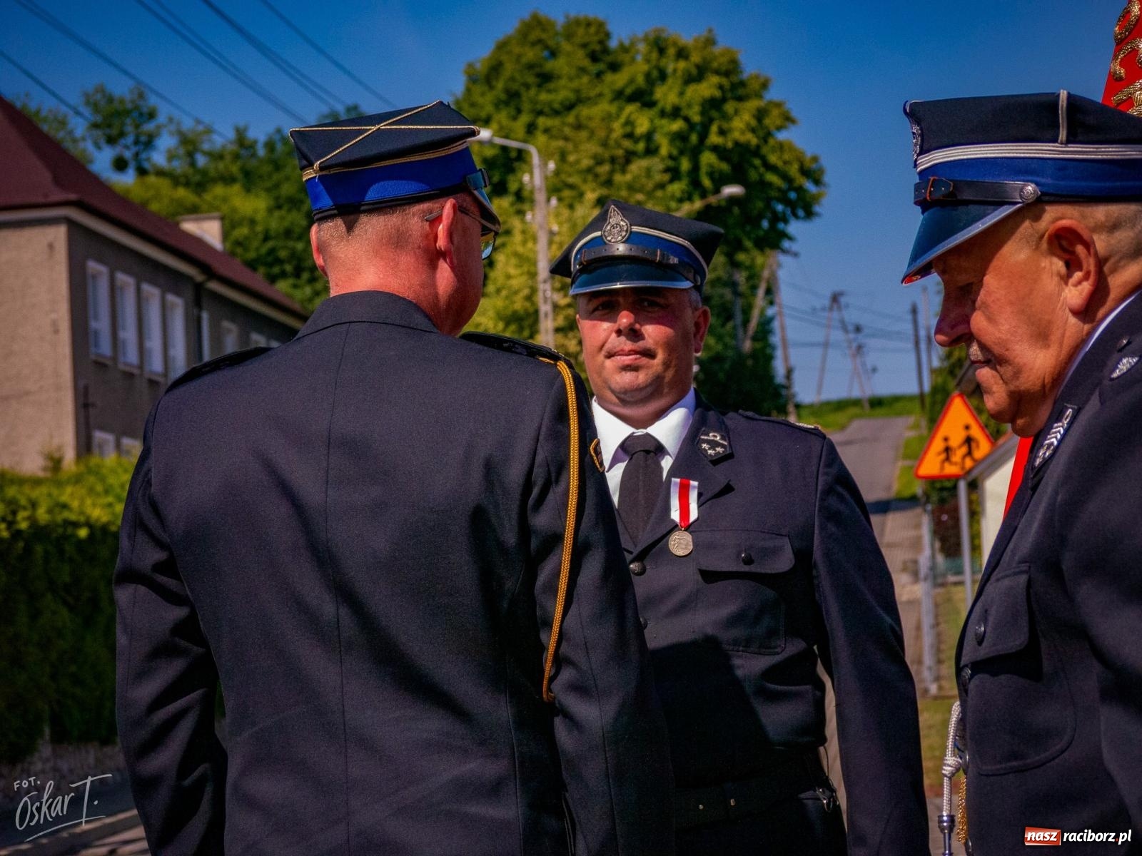 Zdjęcie w galerii na portalu naszraciborz.pl: Stulecie OSP Owsiszcze. Uroczysta msza, apel i odznaczenia dla zasłużonych druhów wiadomości z regionu
