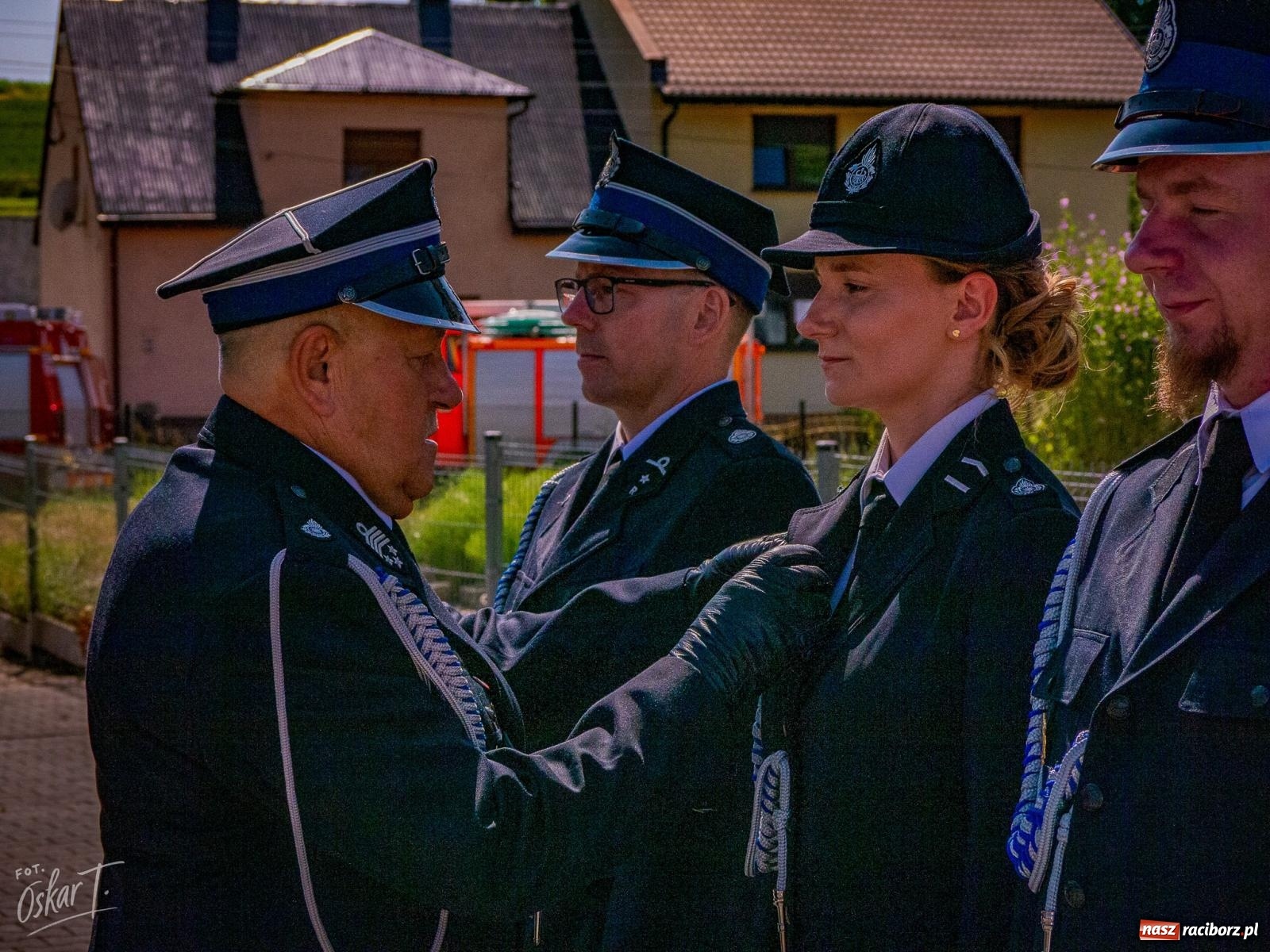 Zdjęcie w galerii na portalu naszraciborz.pl: Stulecie OSP Owsiszcze. Uroczysta msza, apel i odznaczenia dla zasłużonych druhów wiadomości z regionu