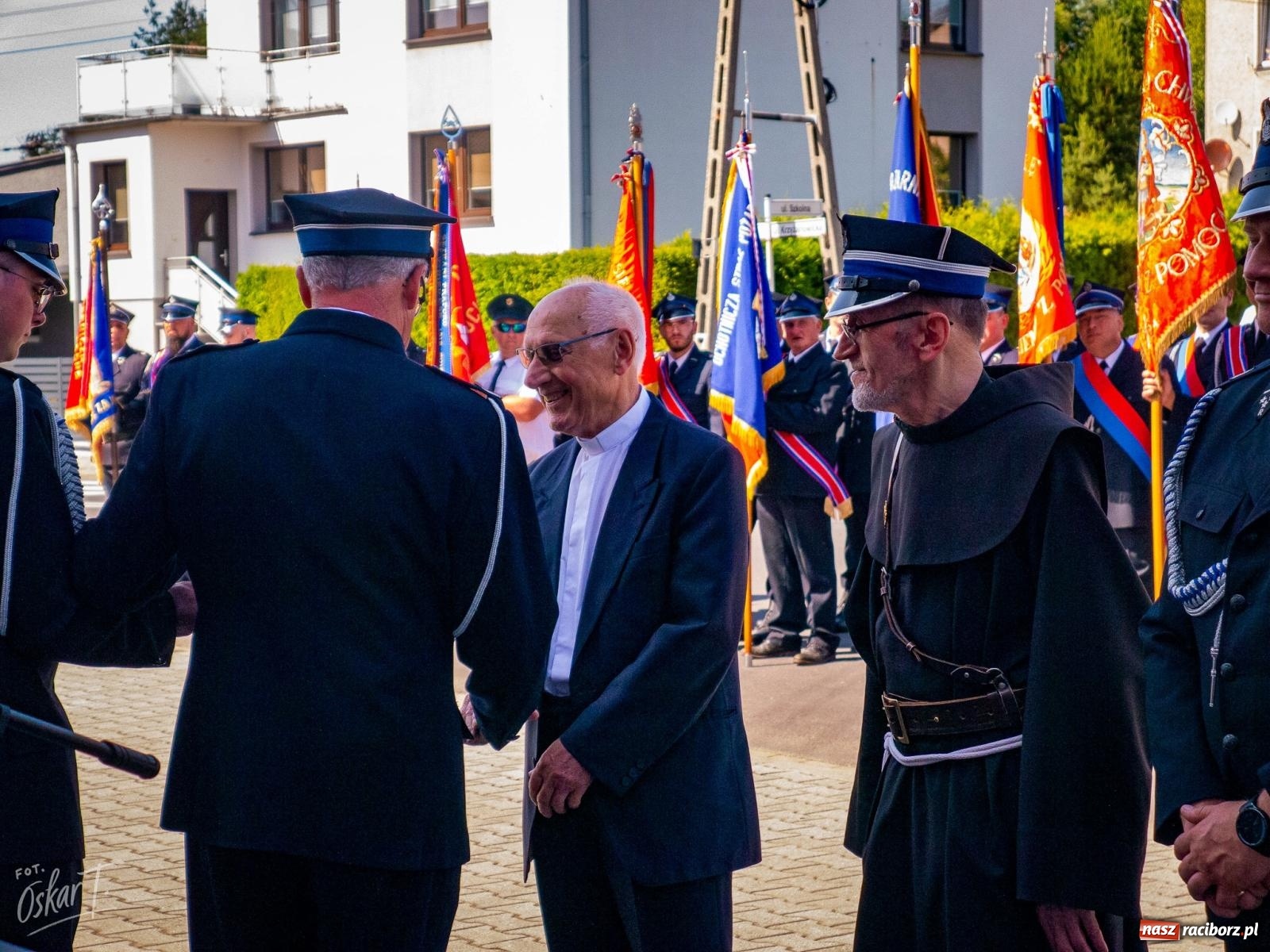 Zdjęcie w galerii na portalu naszraciborz.pl: Stulecie OSP Owsiszcze. Uroczysta msza, apel i odznaczenia dla zasłużonych druhów wiadomości z regionu
