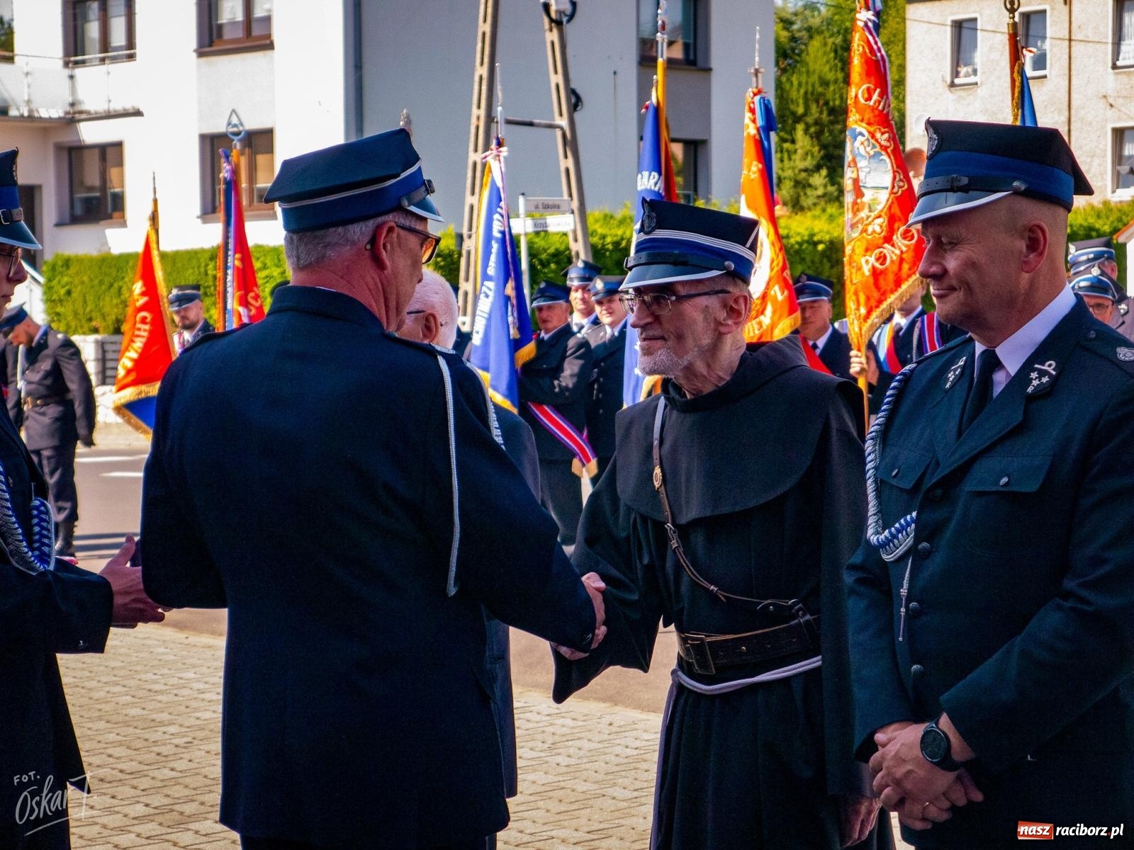 Zdjęcie w galerii na portalu naszraciborz.pl: Stulecie OSP Owsiszcze. Uroczysta msza, apel i odznaczenia dla zasłużonych druhów wiadomości z regionu