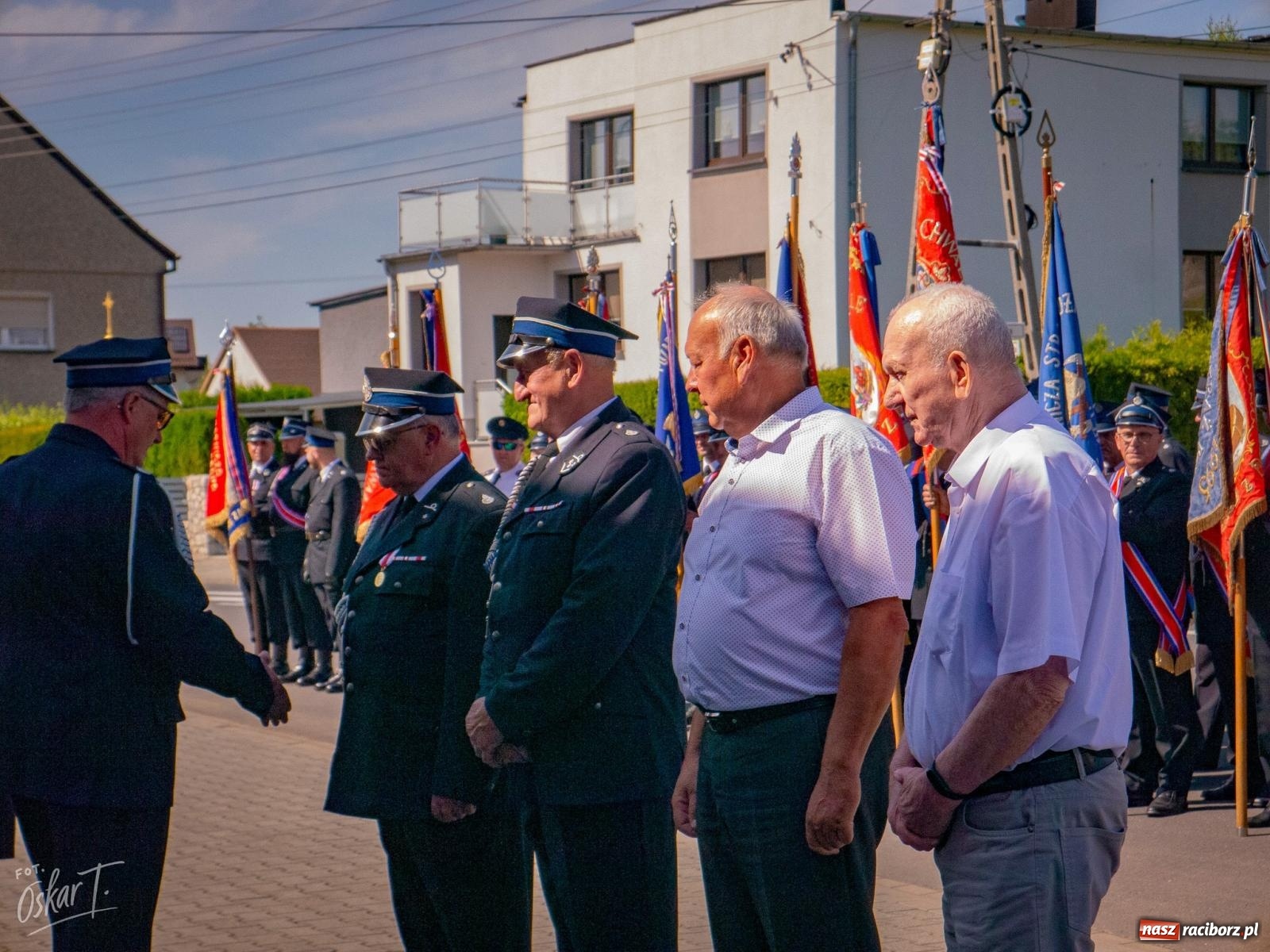 Zdjęcie w galerii na portalu naszraciborz.pl: Stulecie OSP Owsiszcze. Uroczysta msza, apel i odznaczenia dla zasłużonych druhów wiadomości z regionu