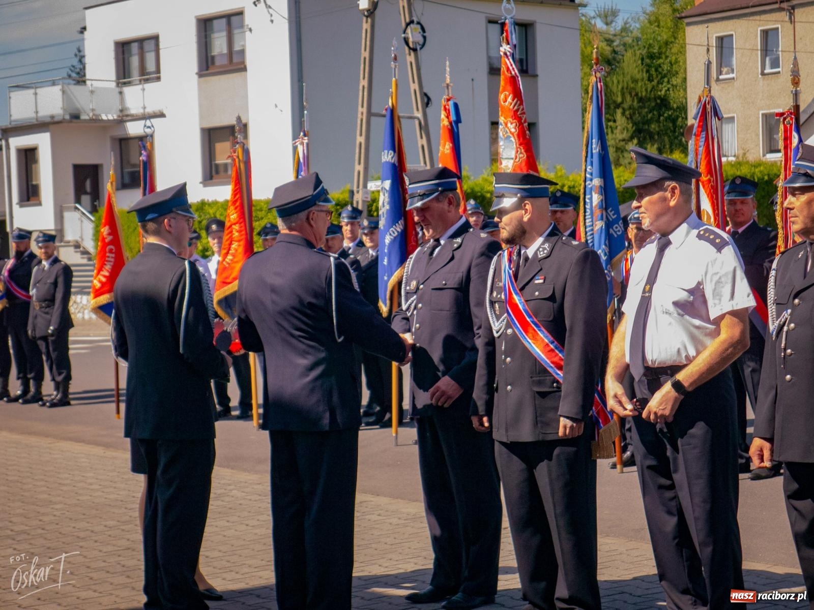 Zdjęcie w galerii na portalu naszraciborz.pl: Stulecie OSP Owsiszcze. Uroczysta msza, apel i odznaczenia dla zasłużonych druhów wiadomości z regionu
