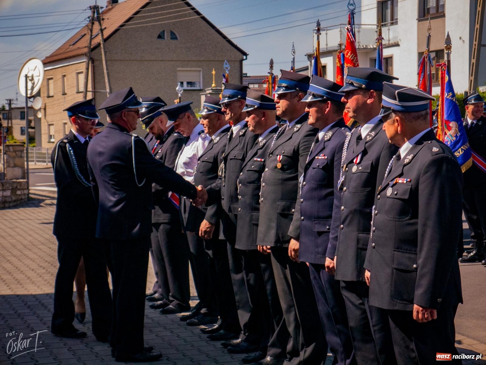 Zdjęcie w galerii na portalu naszraciborz.pl: Stulecie OSP Owsiszcze. Uroczysta msza, apel i odznaczenia dla zasłużonych druhów wiadomości z regionu