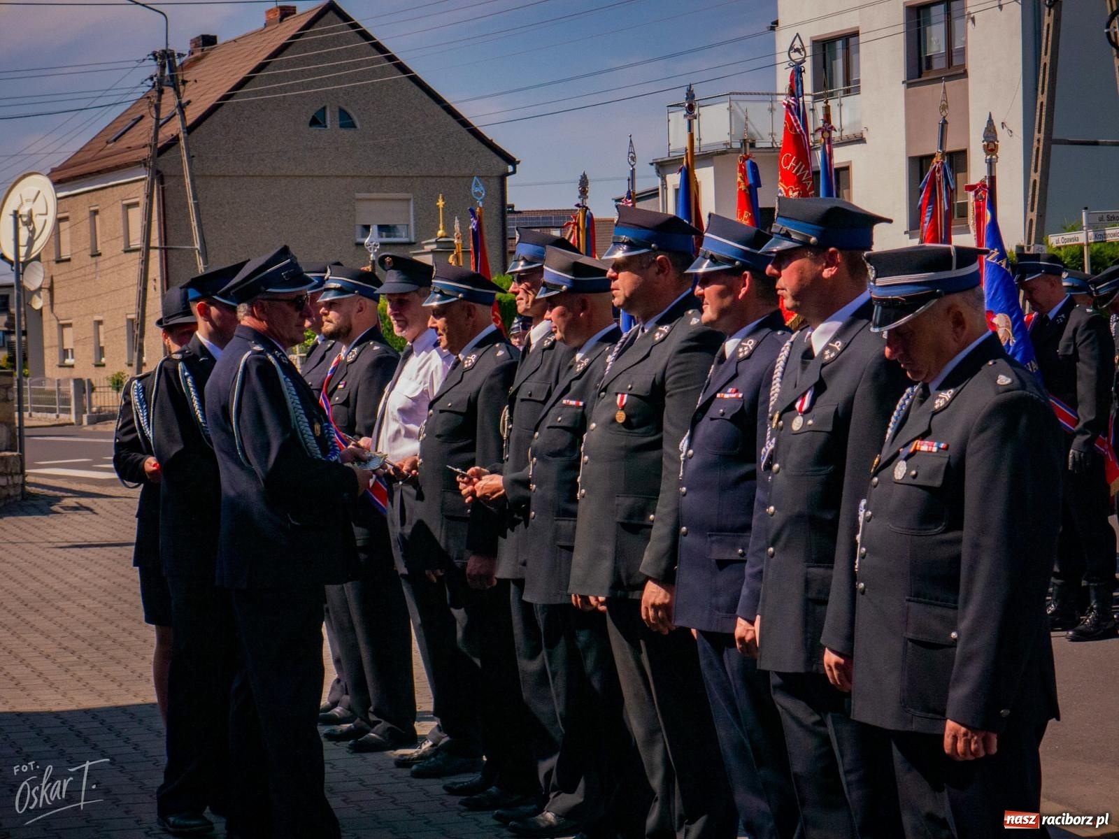 Zdjęcie w galerii na portalu naszraciborz.pl: Stulecie OSP Owsiszcze. Uroczysta msza, apel i odznaczenia dla zasłużonych druhów wiadomości z regionu